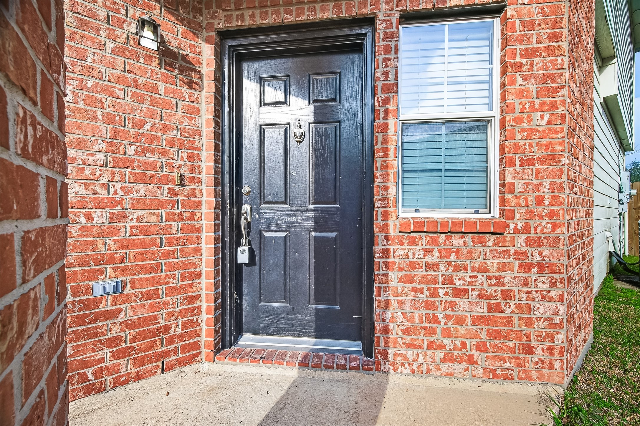 1411 Heath Cote Lane Property Photo 4