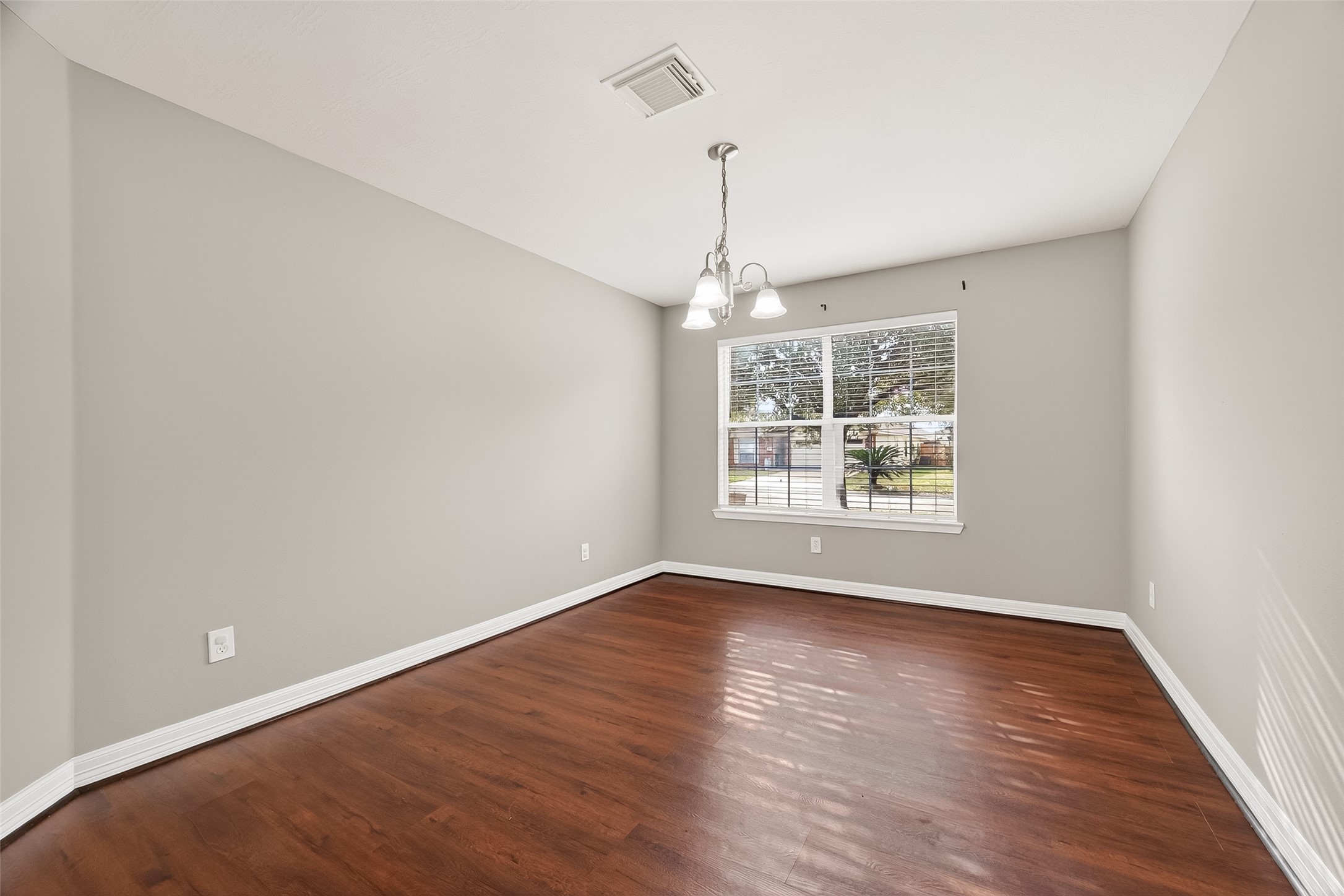 1411 Heath Cote Lane Property Photo 9