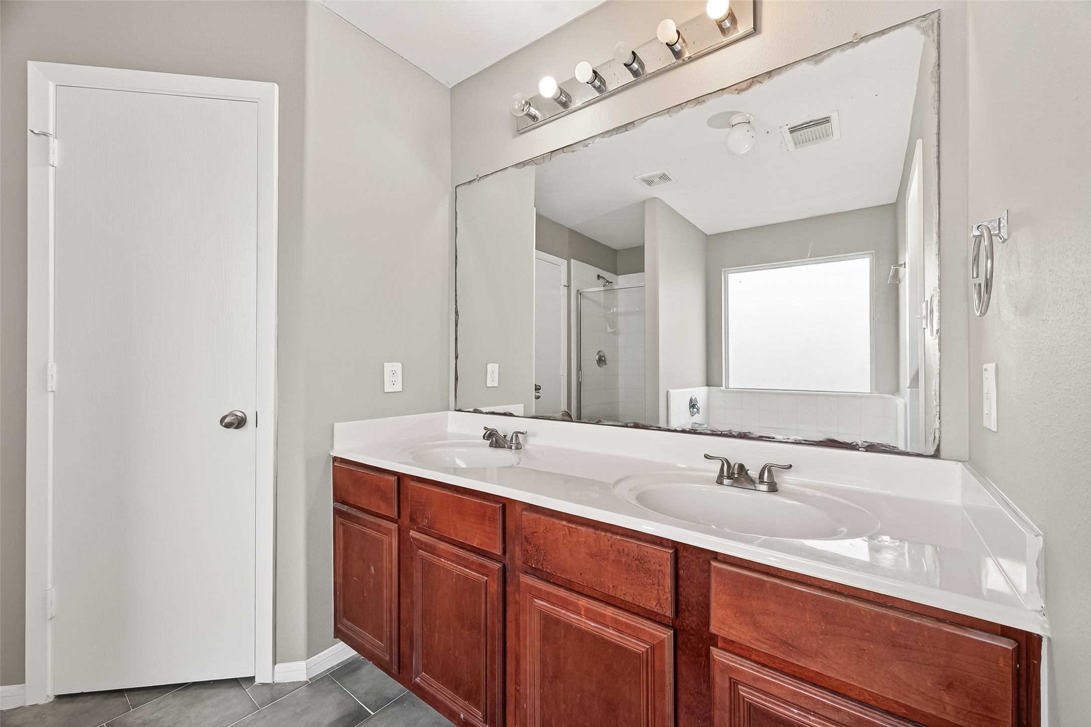 1411 Heath Cote Lane Property Photo 38