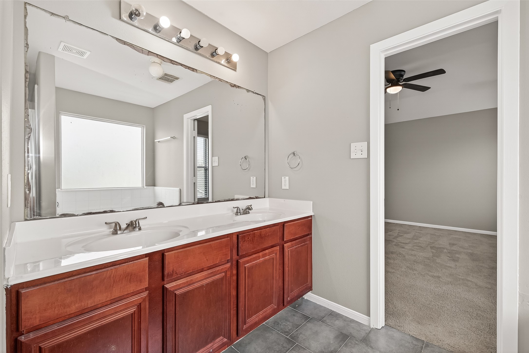 1411 Heath Cote Lane Property Photo 40