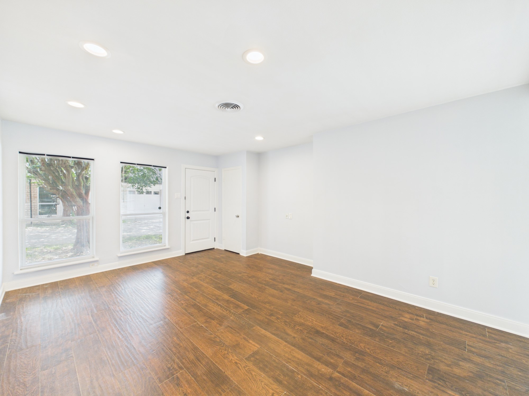 5627 Winsome Lane Property Photo 2