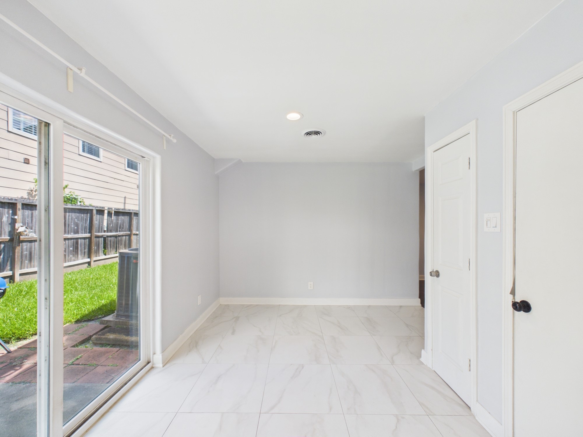 5627 Winsome Lane Property Photo 6