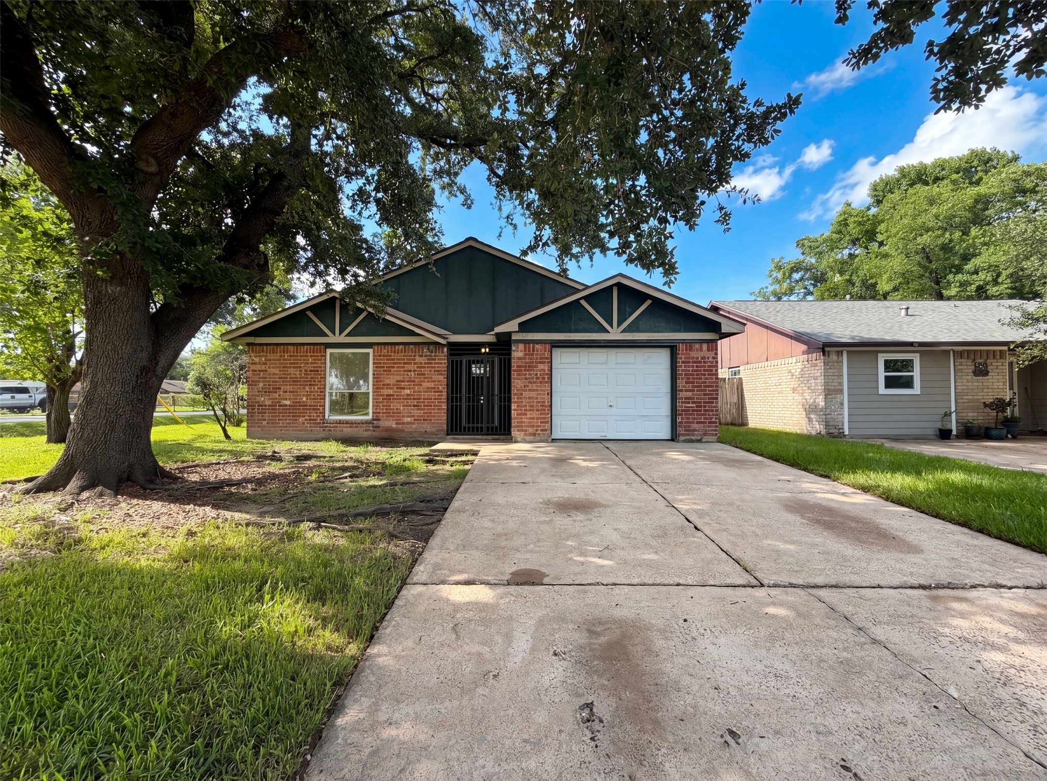 703 Midland Court Property Photo 1