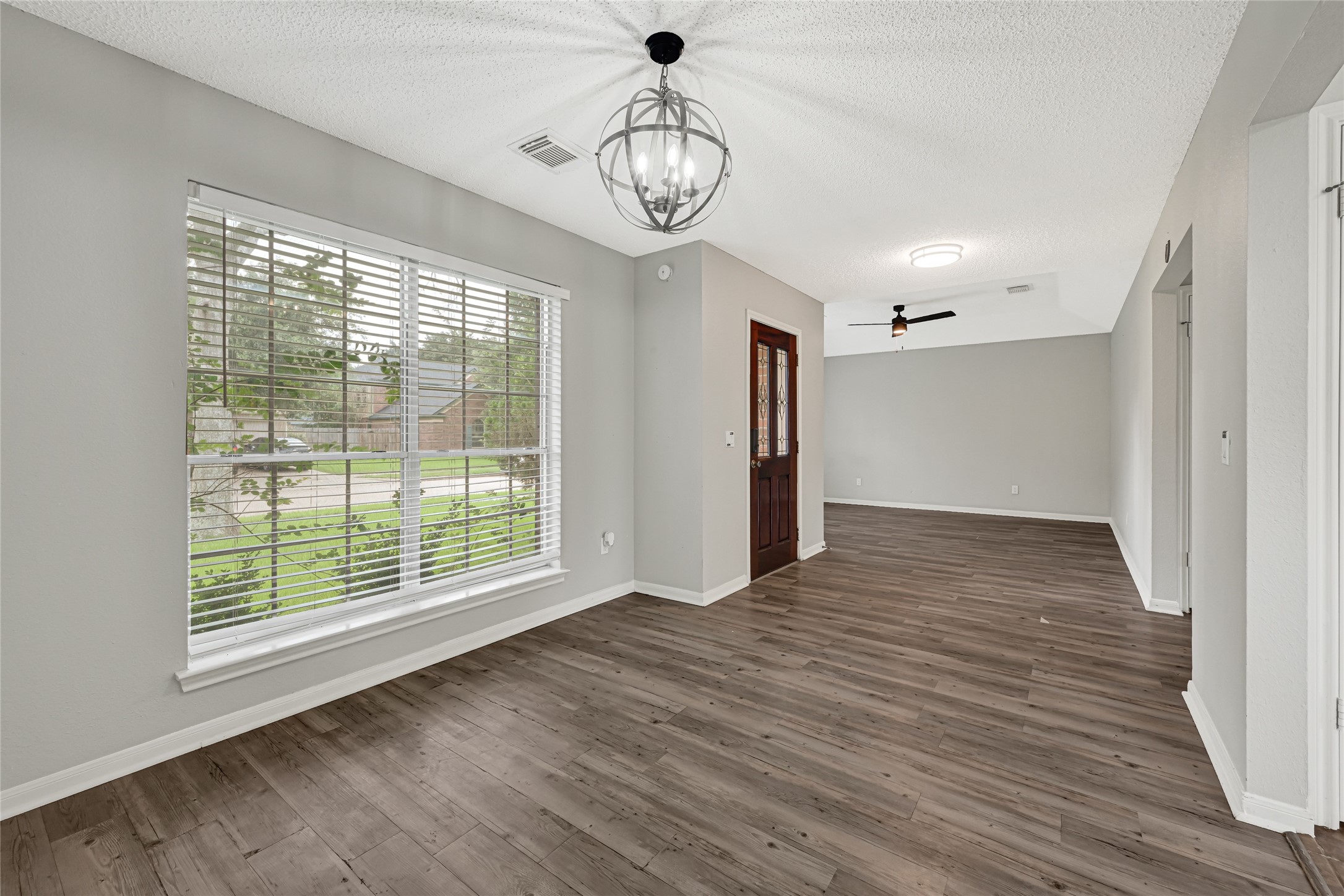 3906 Greenwood Drive Property Photo 5