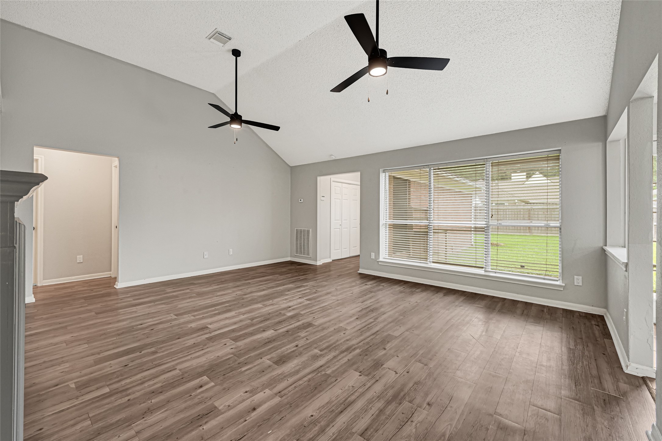 3906 Greenwood Drive Property Photo 8