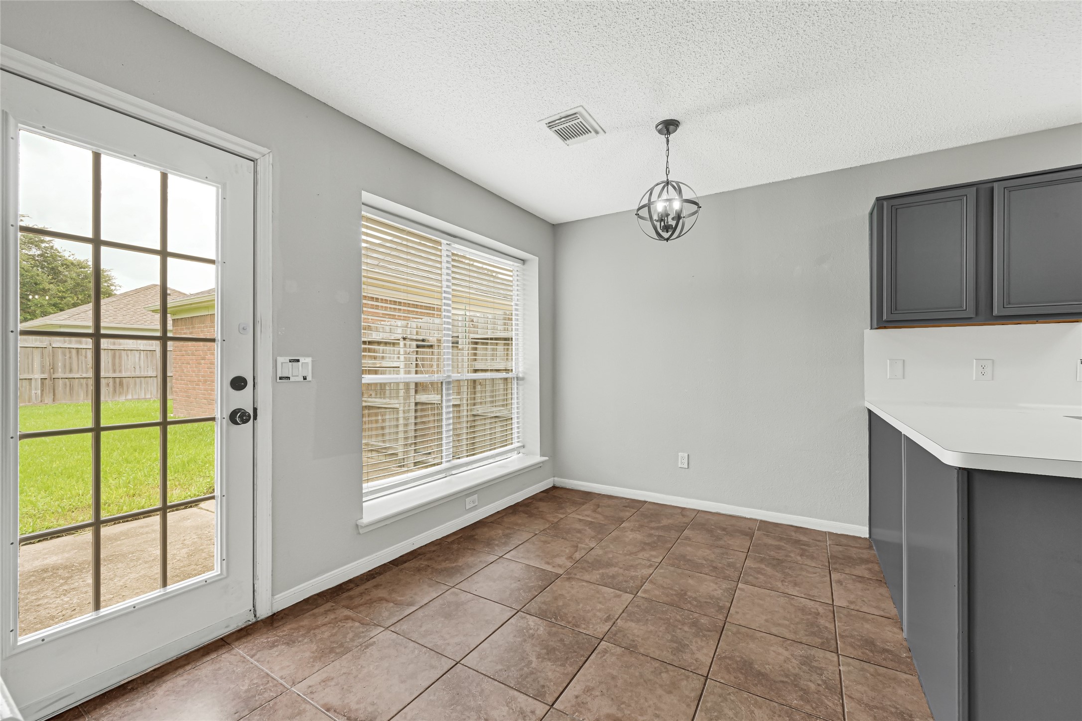 3906 Greenwood Drive Property Photo 11