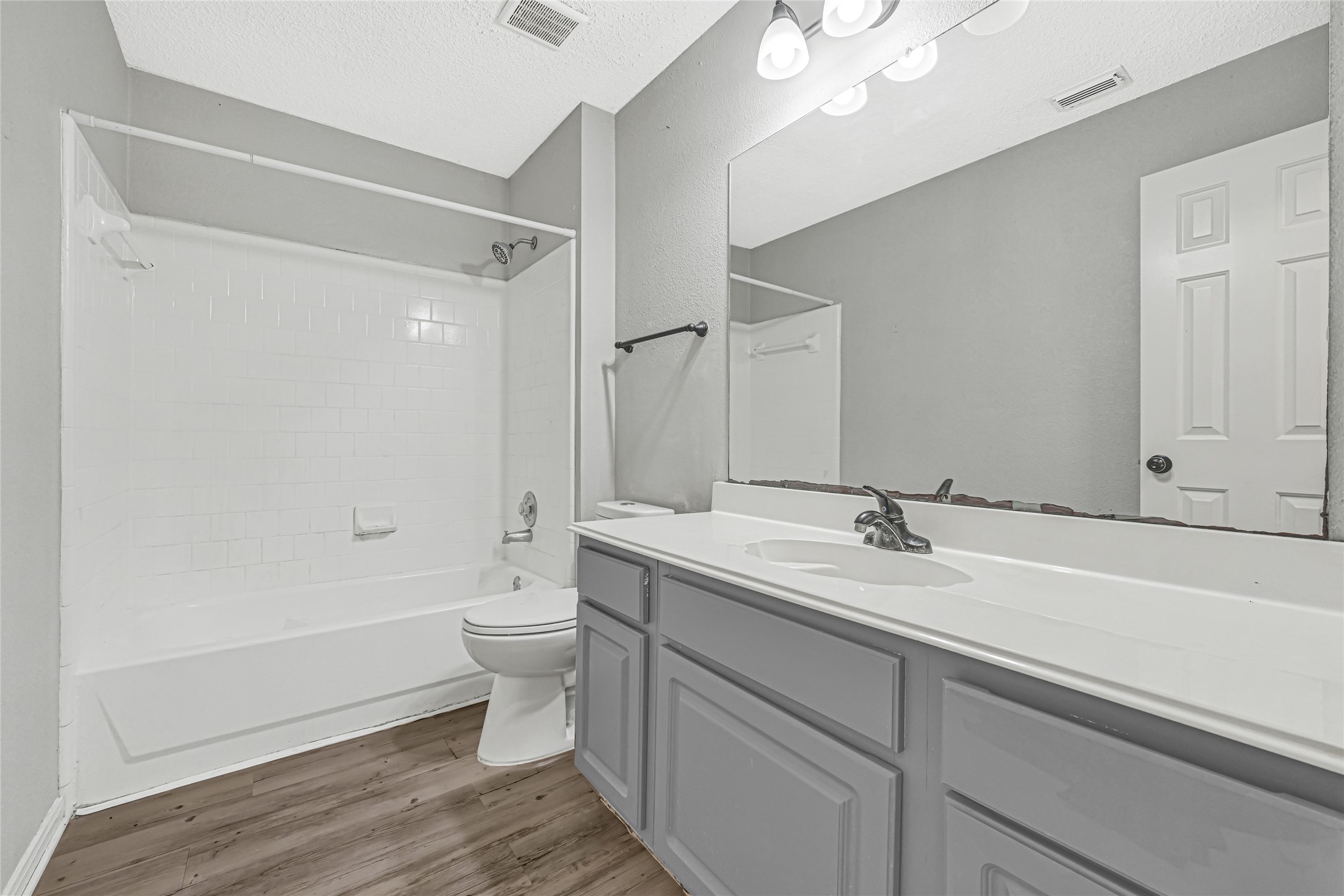 3906 Greenwood Drive Property Photo 16