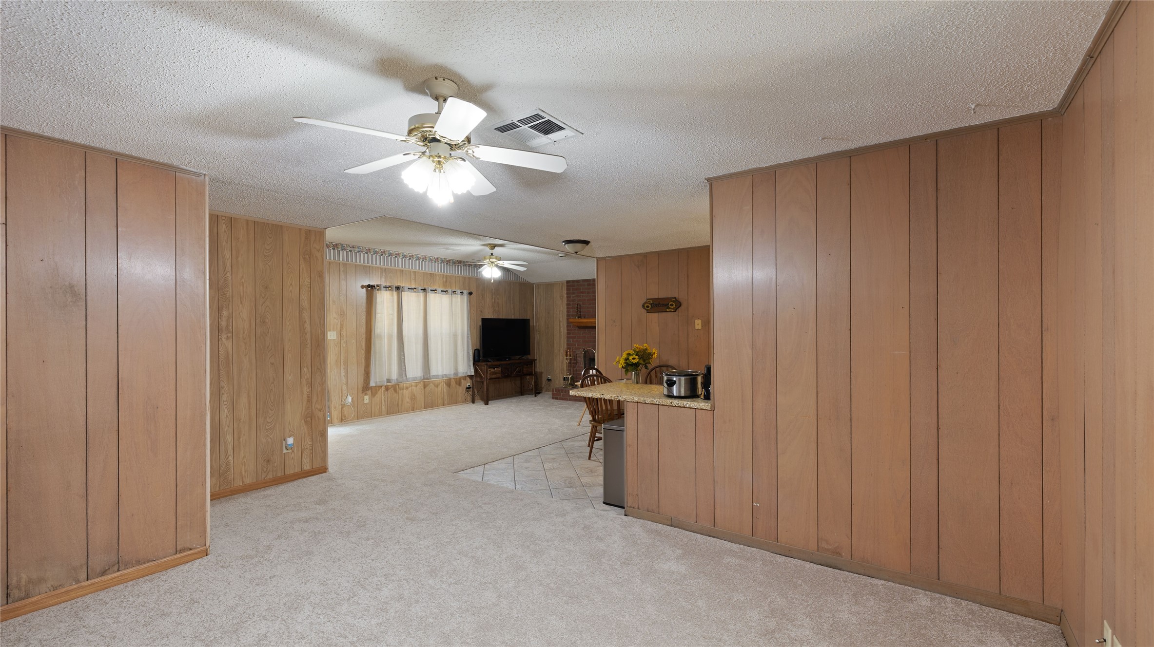 2116 Easy Street Property Photo 4