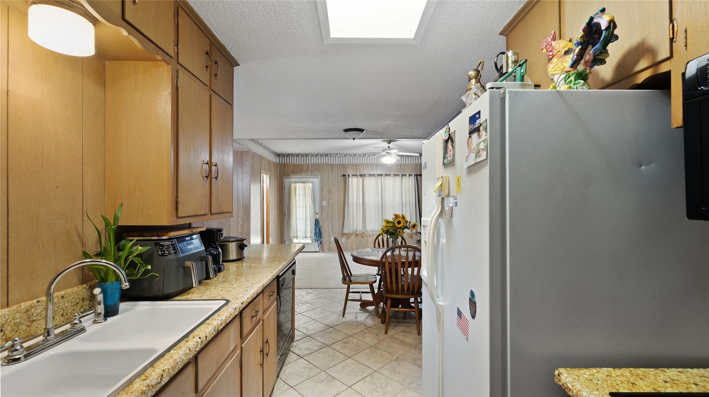 2116 Easy Street Property Photo 6