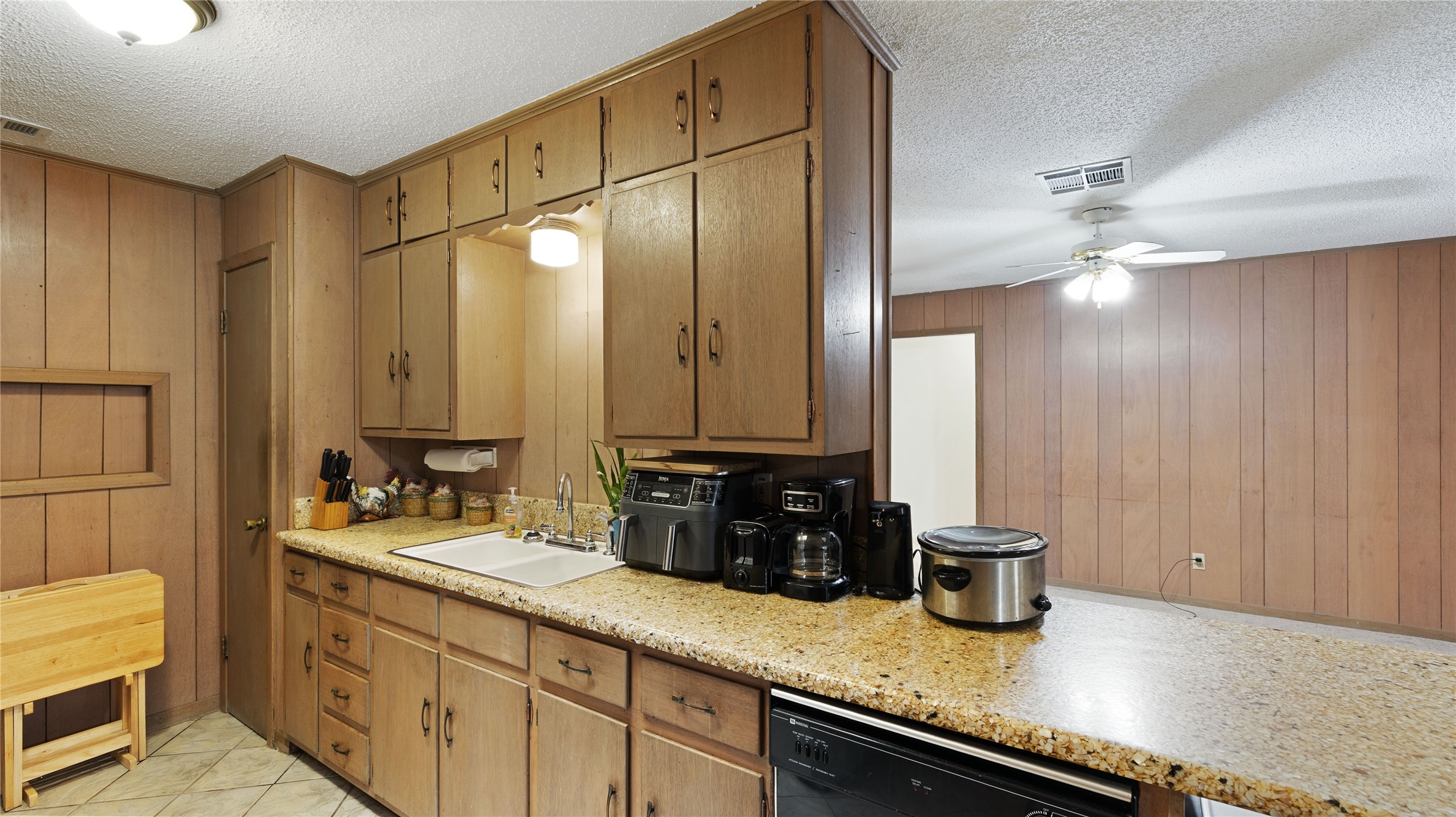 2116 Easy Street Property Photo 8