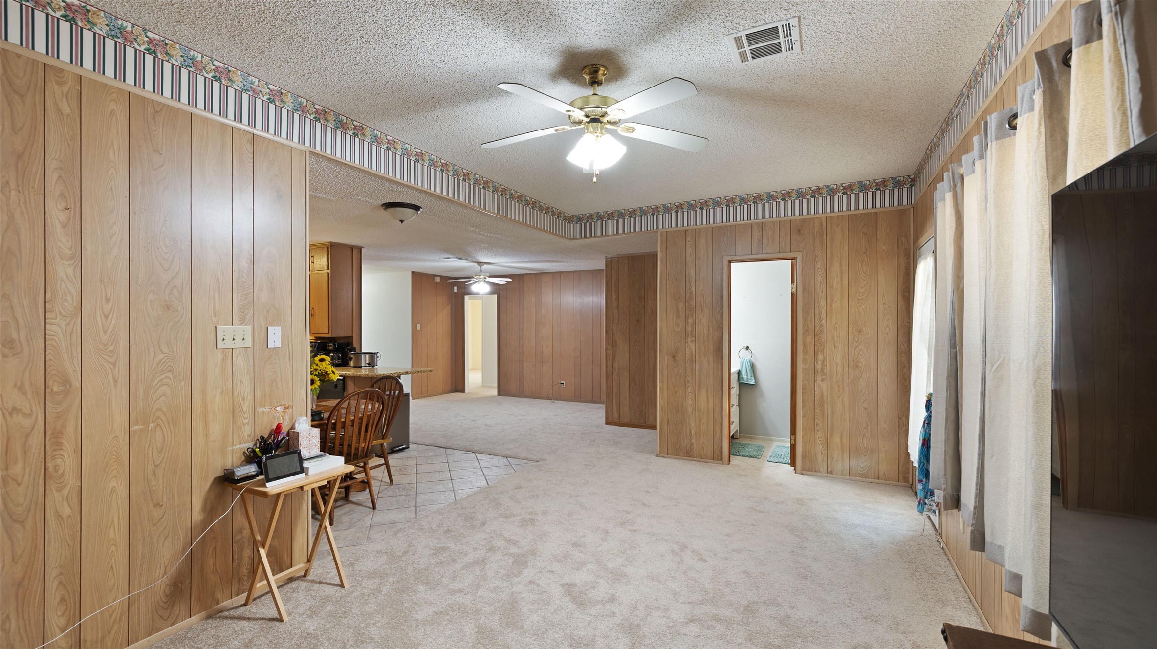 2116 Easy Street Property Photo 10
