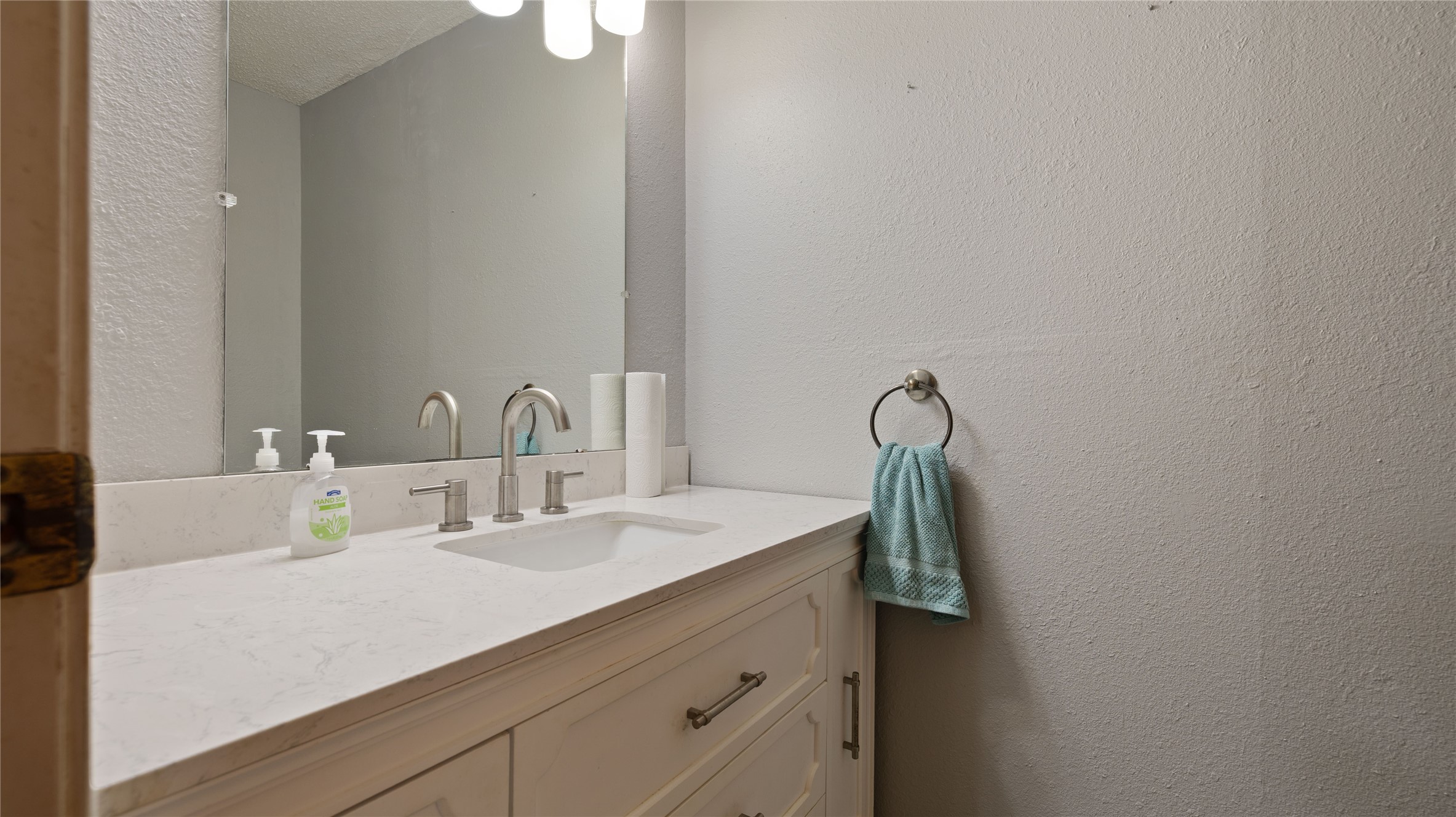 2116 Easy Street Property Photo 11