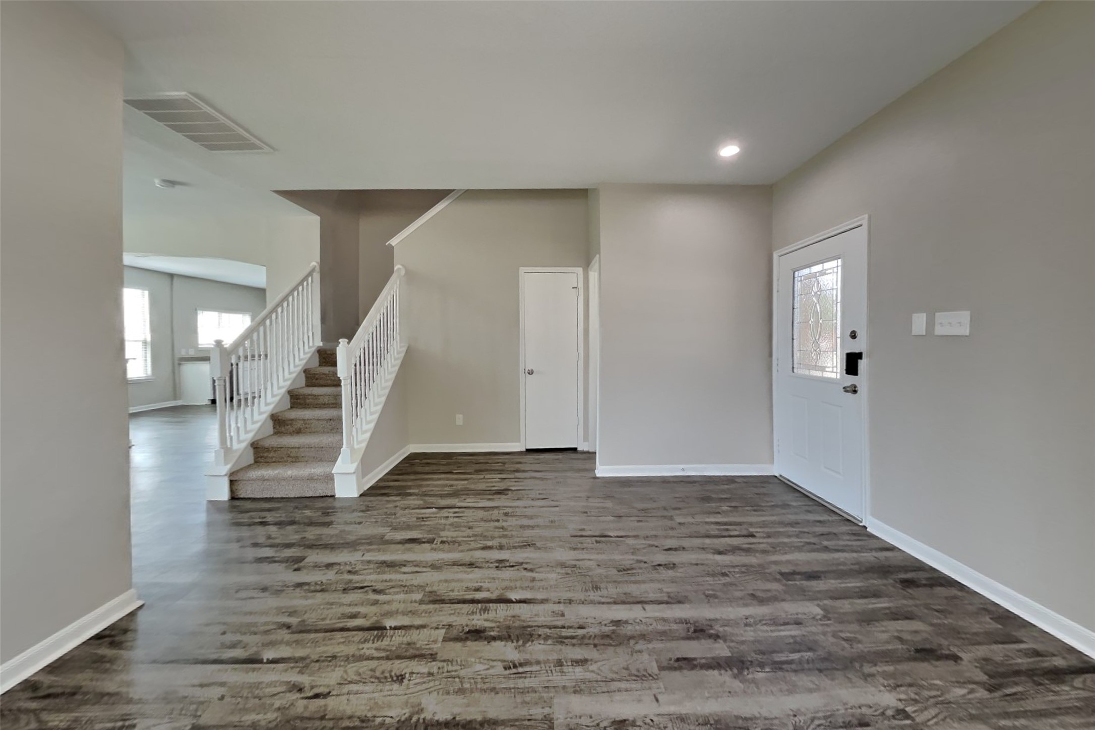2902 Crestbrook Bend Lane Property Photo 7