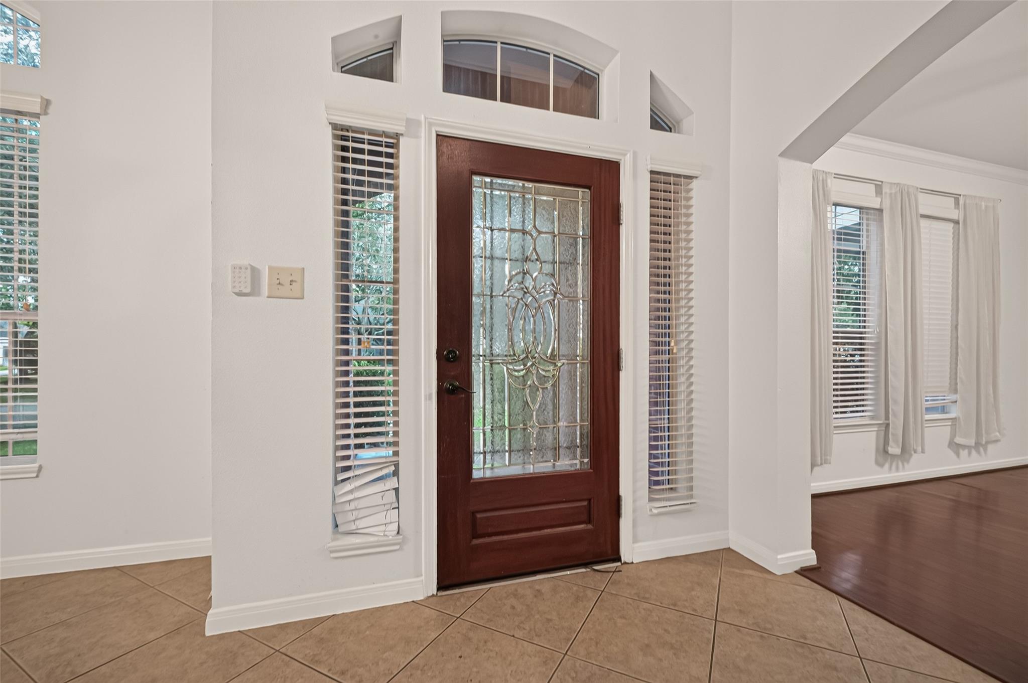 331 Silver Creek Circle Property Photo 5