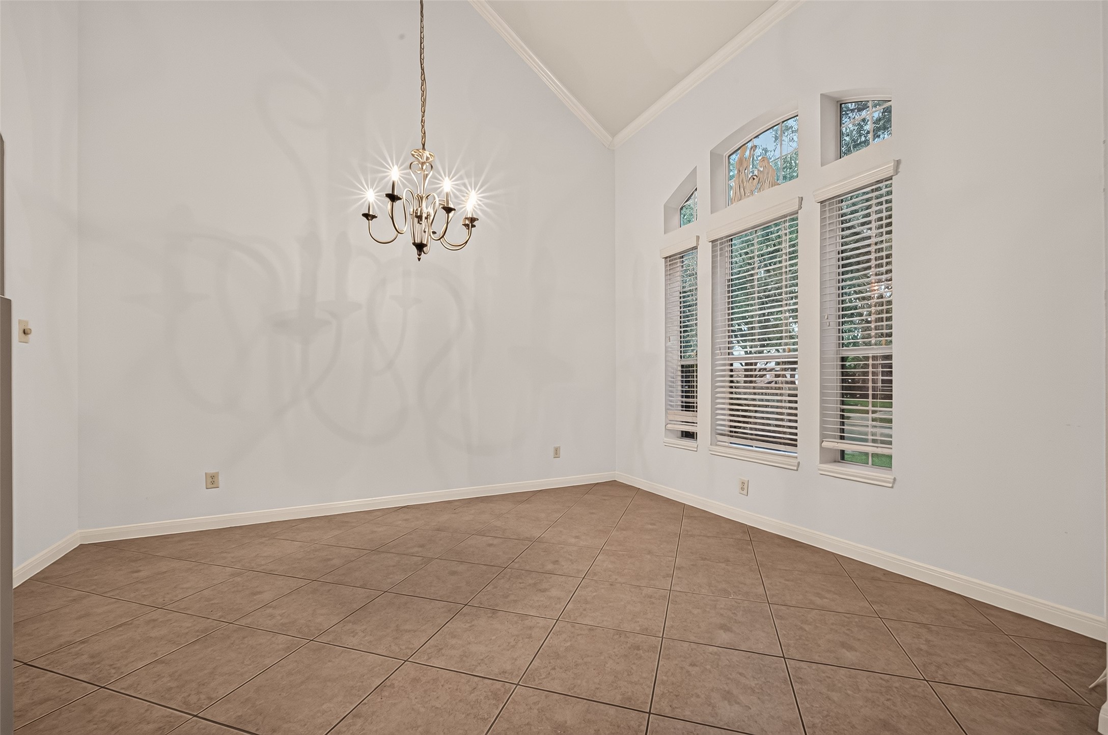 331 Silver Creek Circle Property Photo 9