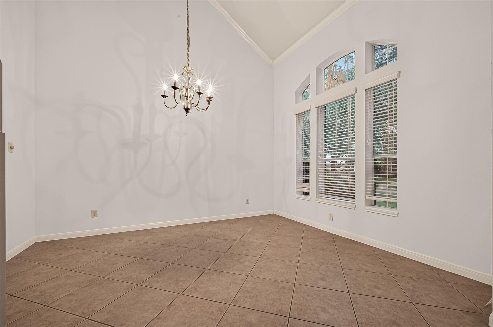 331 Silver Creek Circle Property Photo 9