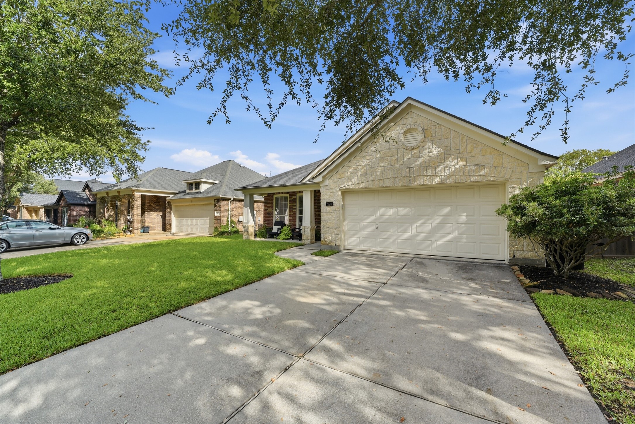 28210 Everett Knolls Drive Property Photo 3