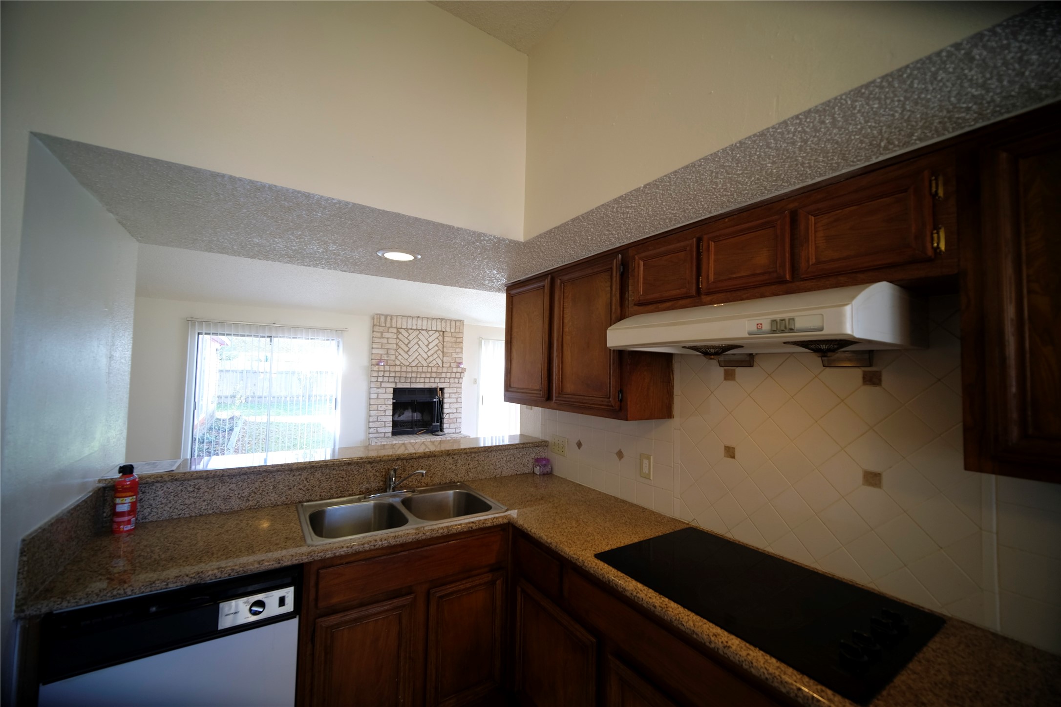 12051 Spring Grove Drive Property Photo 5