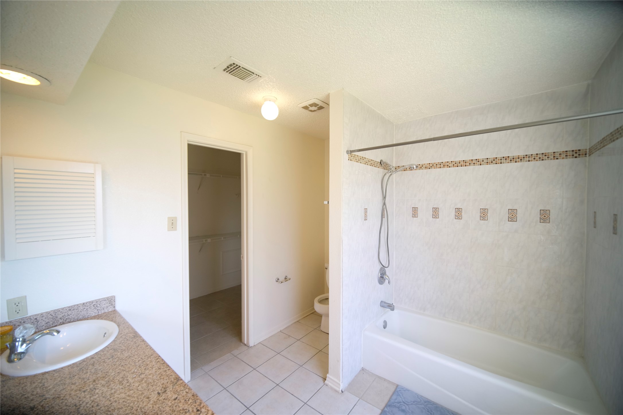 12051 Spring Grove Drive Property Photo 10