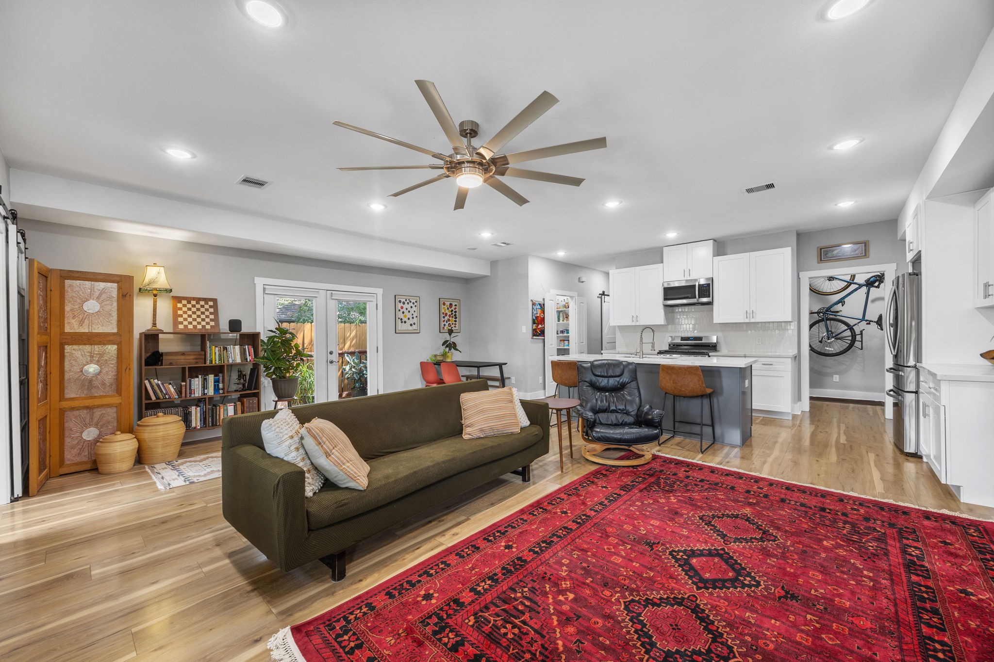 1710 Mckee Street Property Photo 3