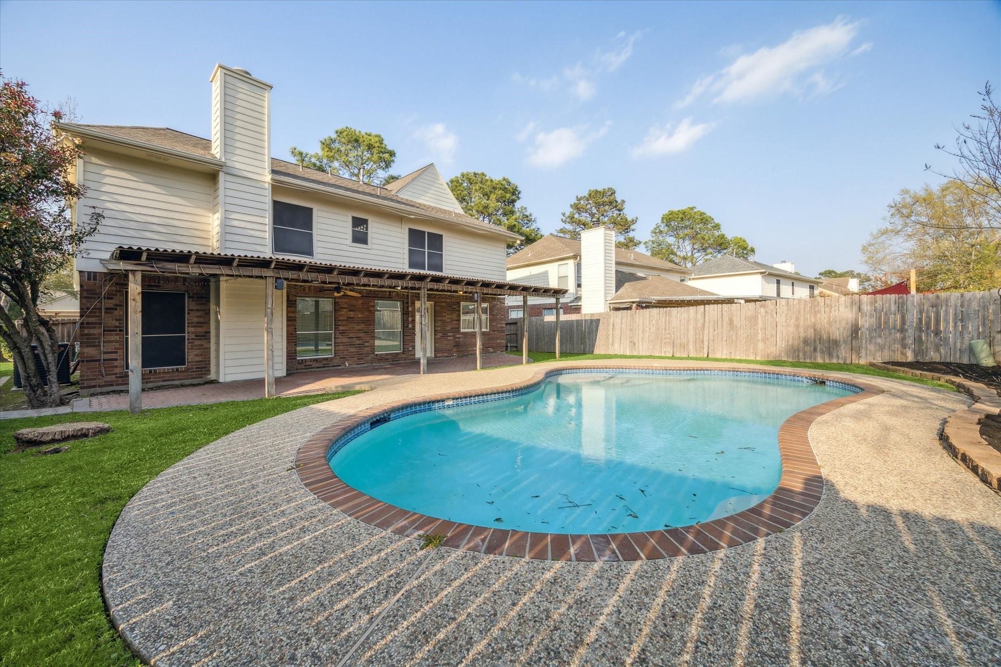 18035 Berry Branch Drive Property Photo 2