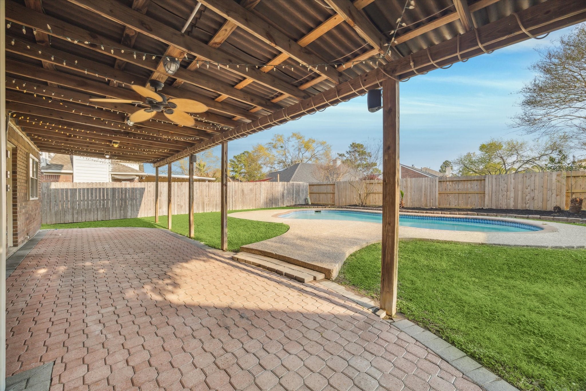 18035 Berry Branch Drive Property Photo 4