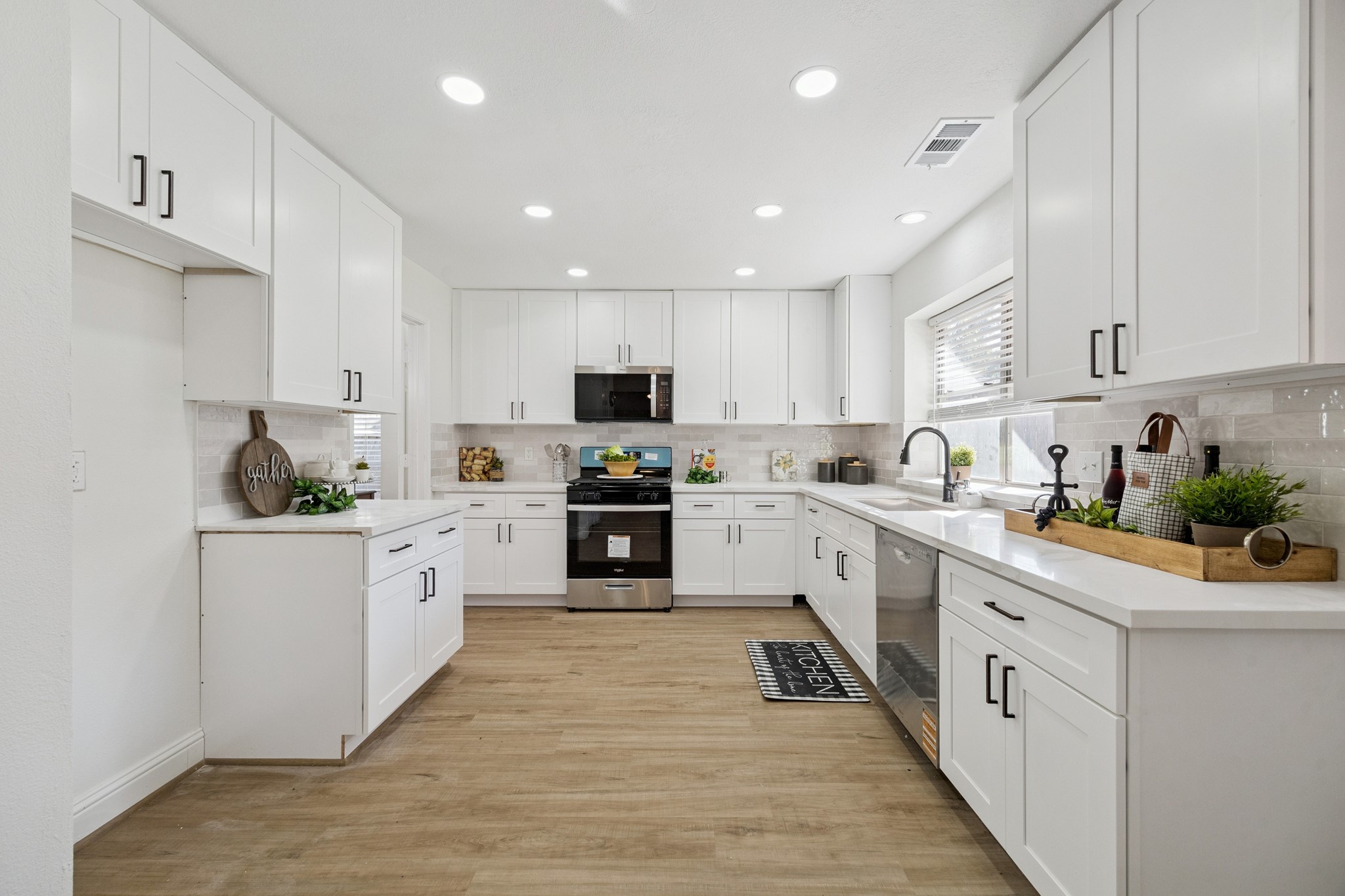 18035 Berry Branch Drive Property Photo 9