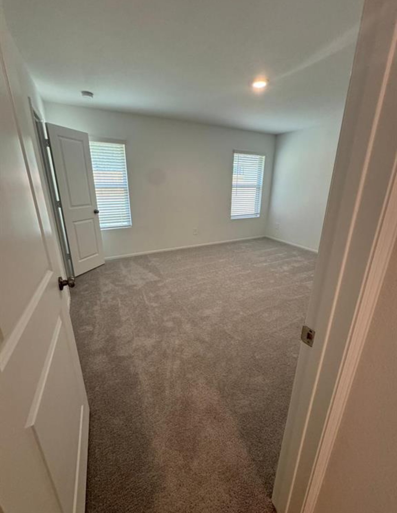 22483 Douglas Court Property Photo 7