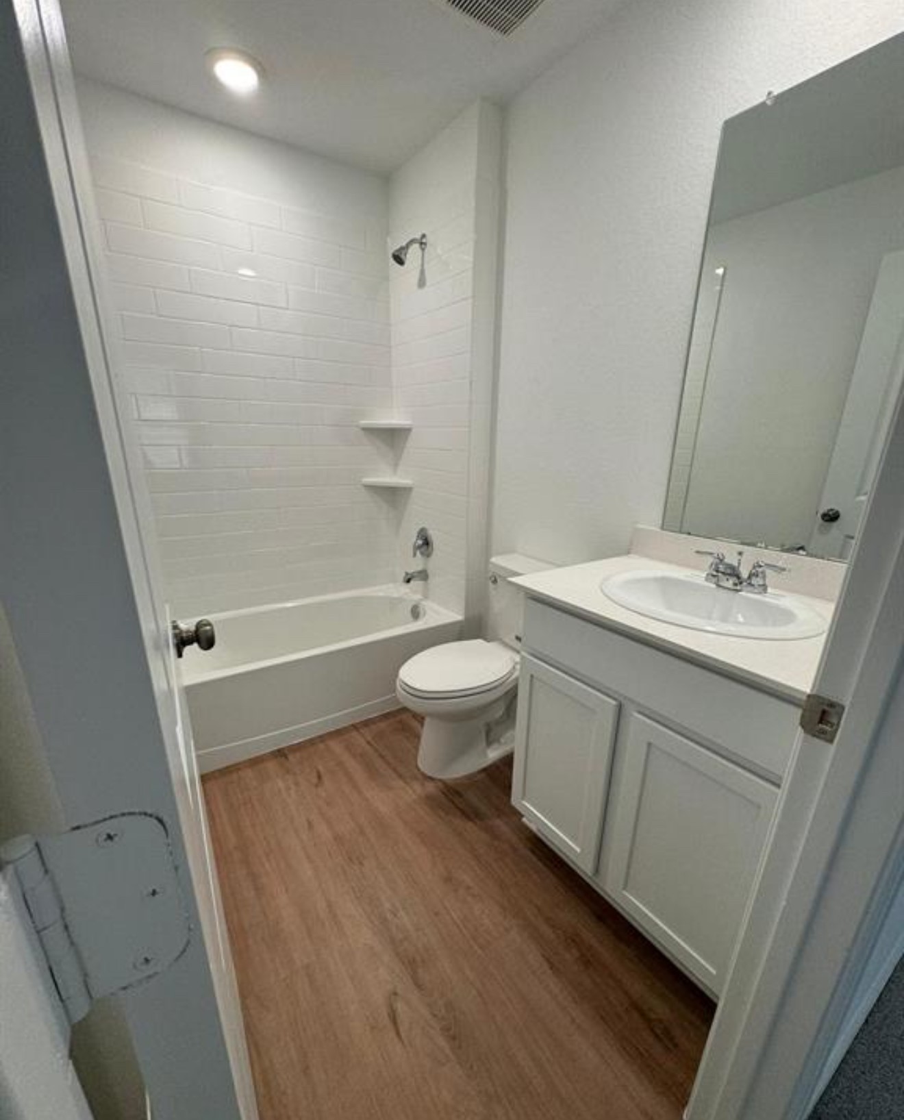 22483 Douglas Court Property Photo 9