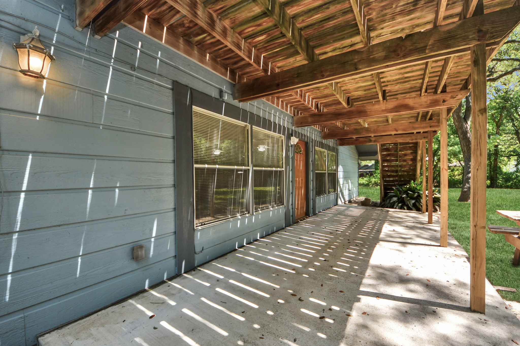 215 Hardy Street Property Photo 5