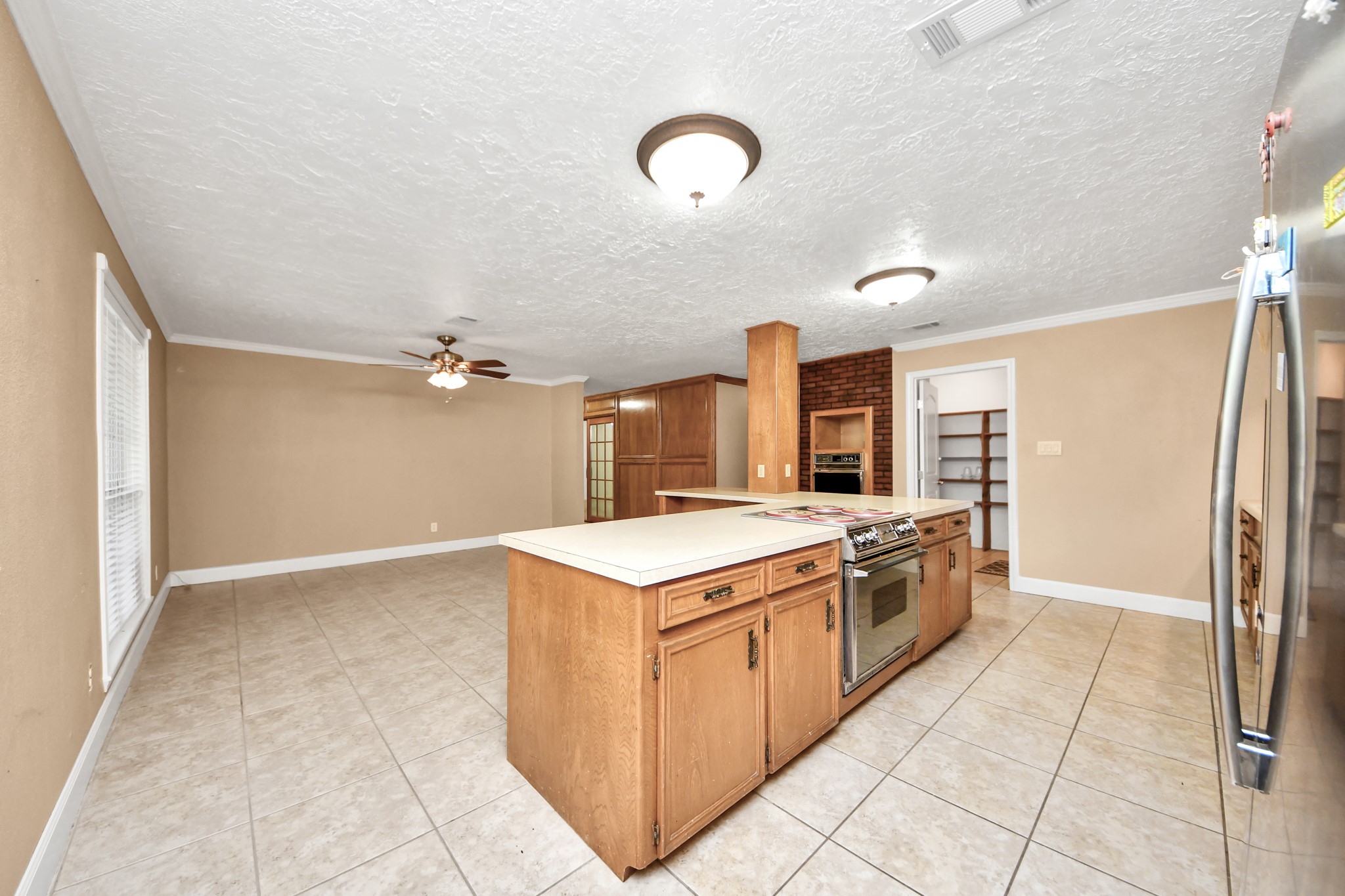 215 Hardy Street Property Photo 10