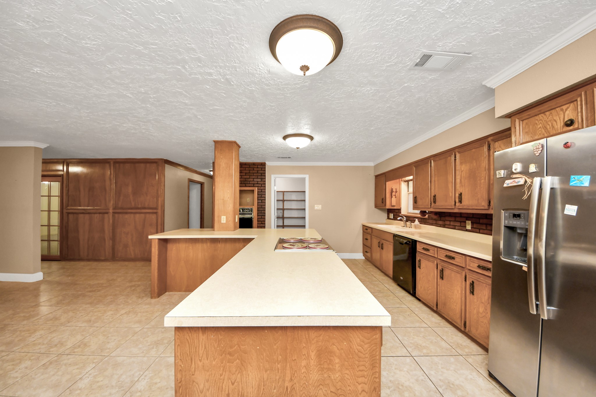 215 Hardy Street Property Photo 11