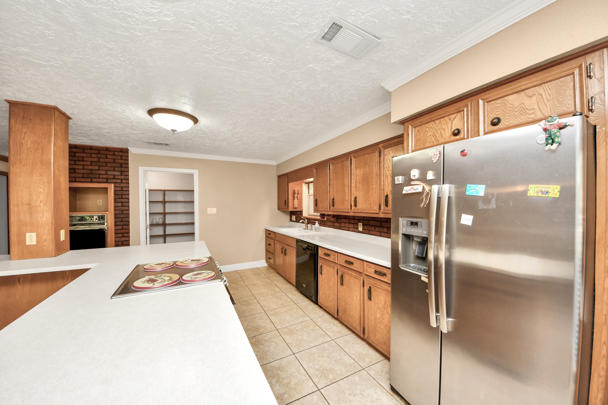 215 Hardy Street Property Photo 16