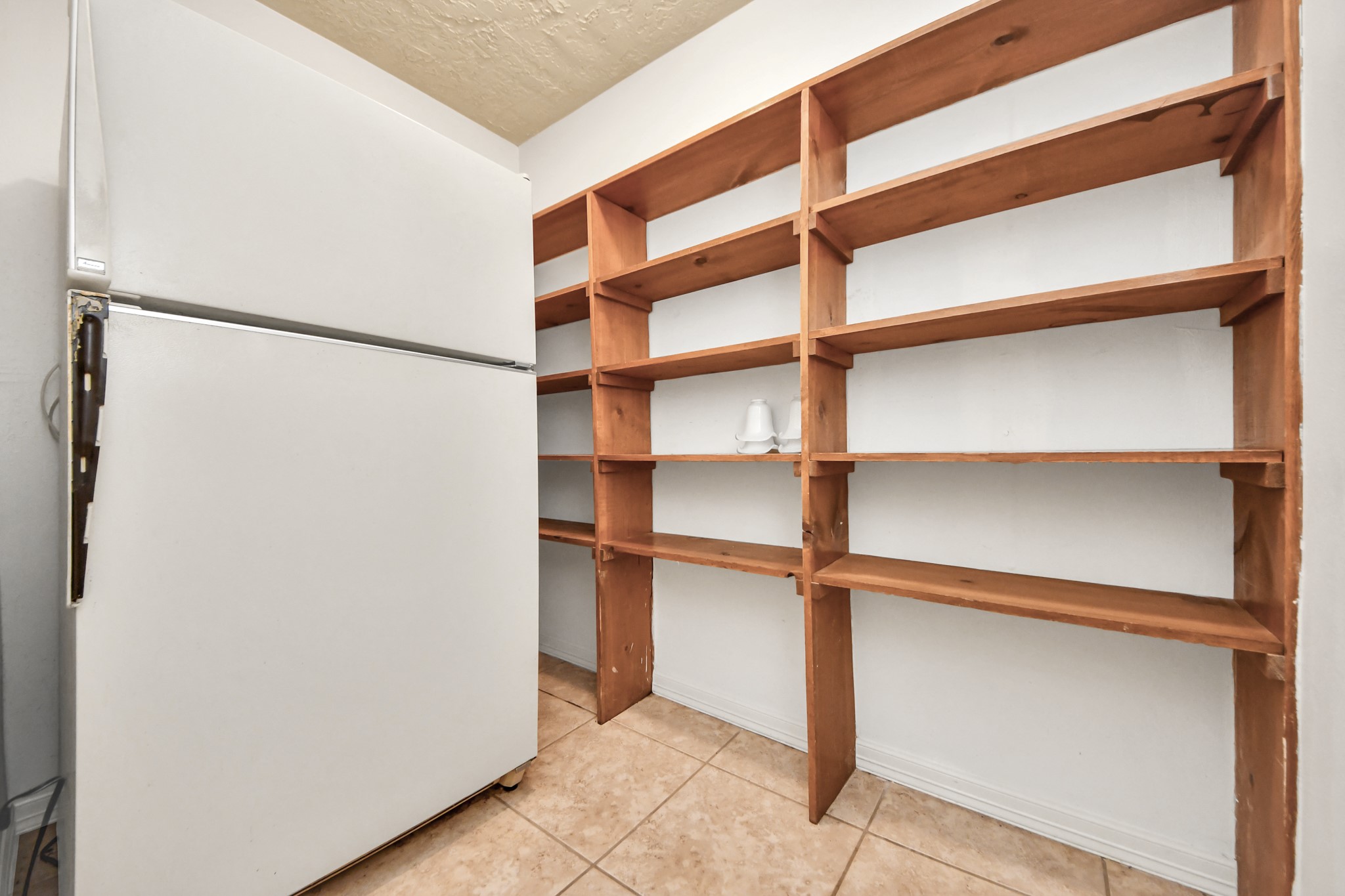 215 Hardy Street Property Photo 18