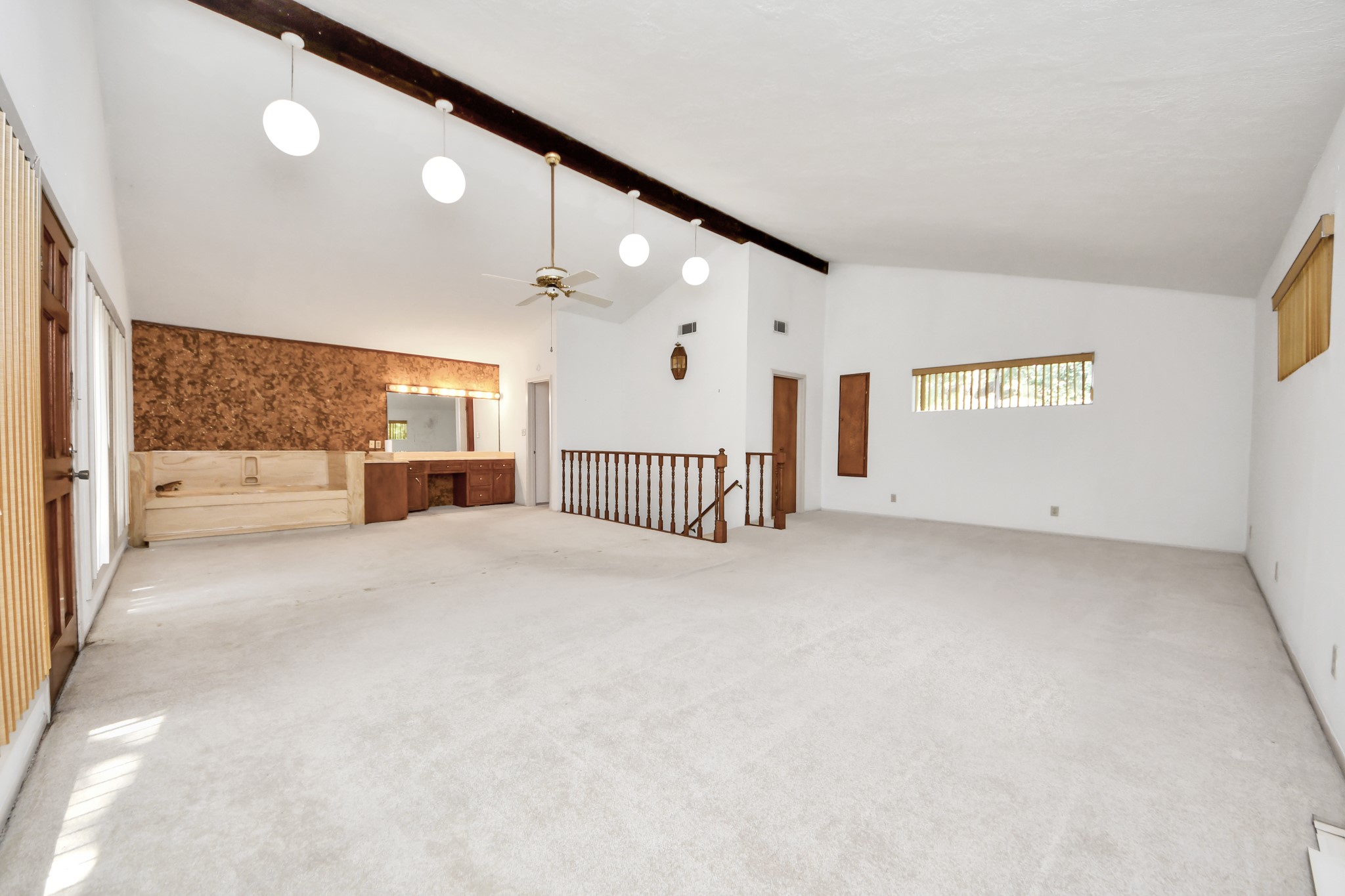 215 Hardy Street Property Photo 22