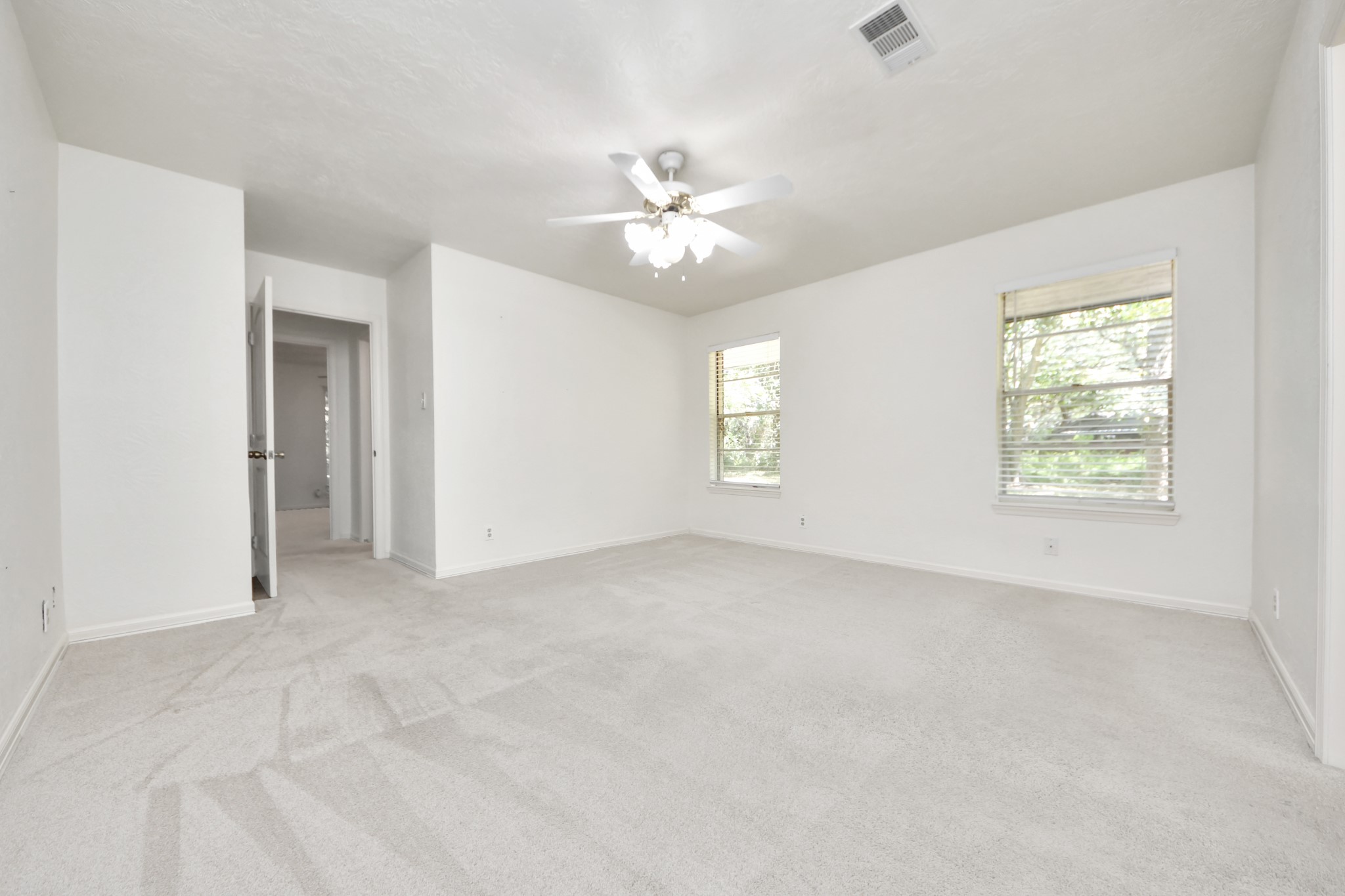 215 Hardy Street Property Photo 31