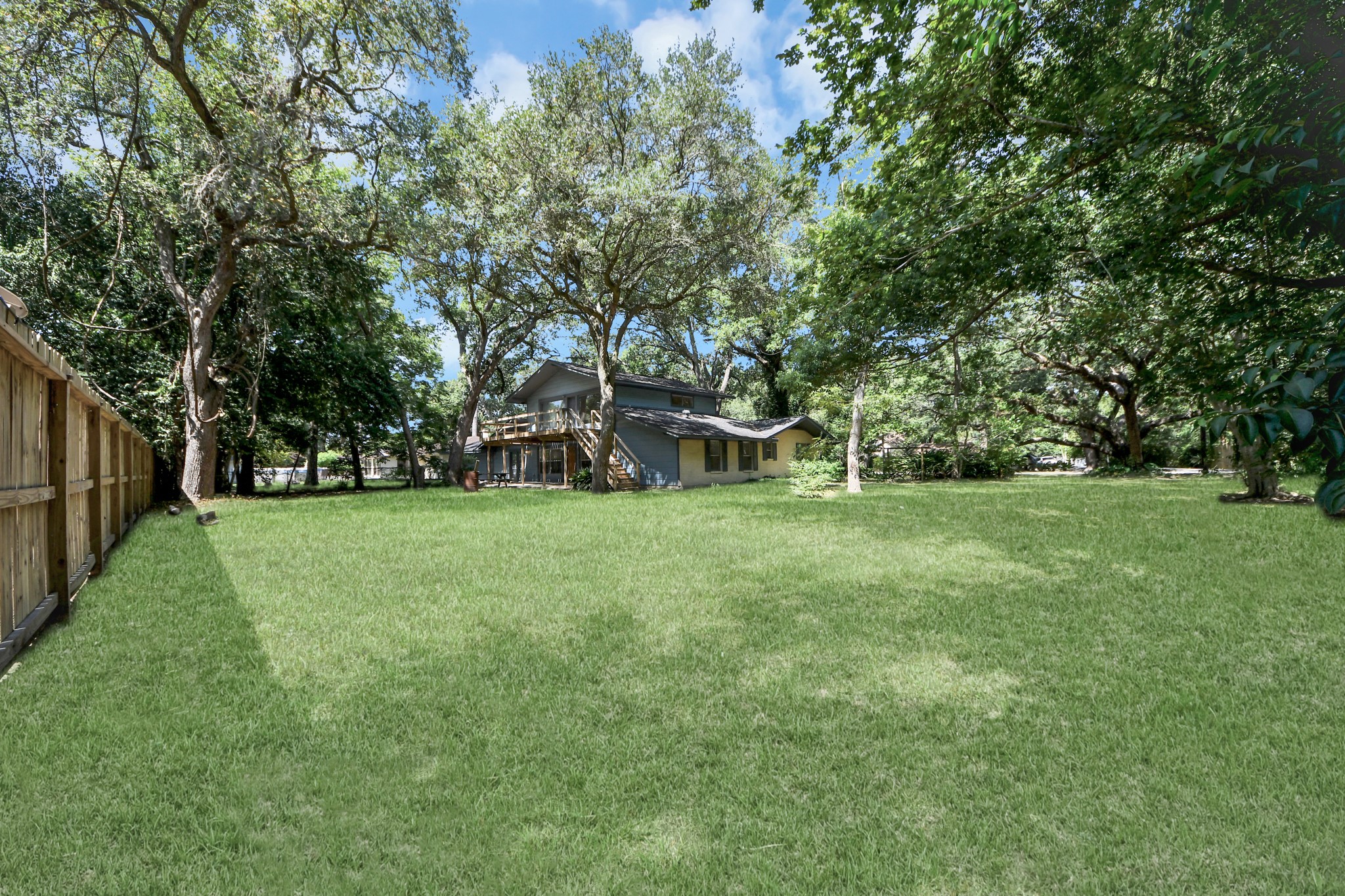 215 Hardy Street Property Photo 37