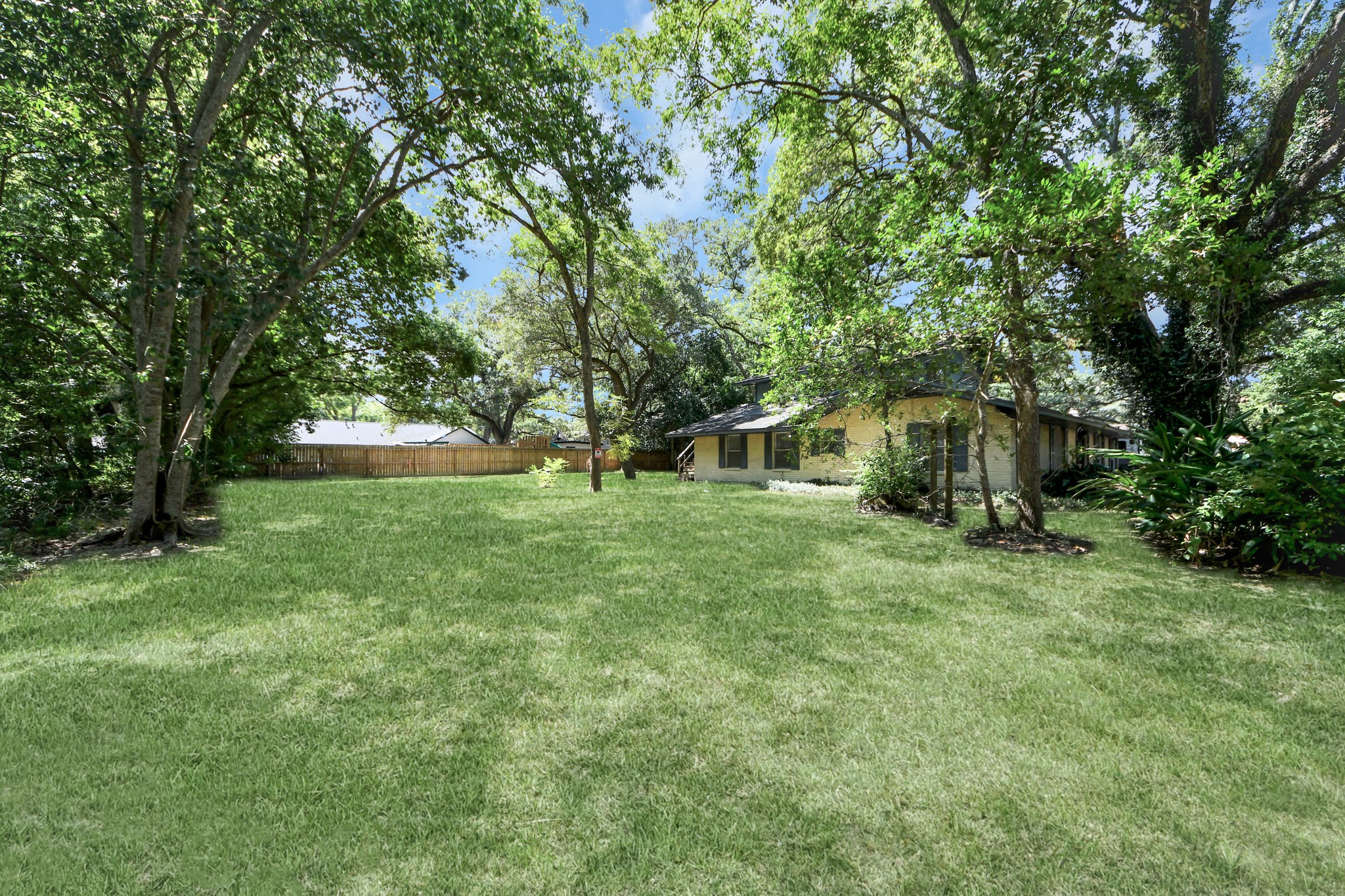 215 Hardy Street Property Photo 39