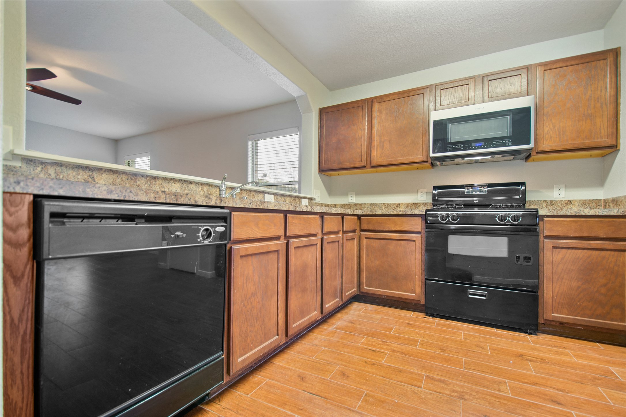 15426 Sableton Crest Lane Property Photo 3