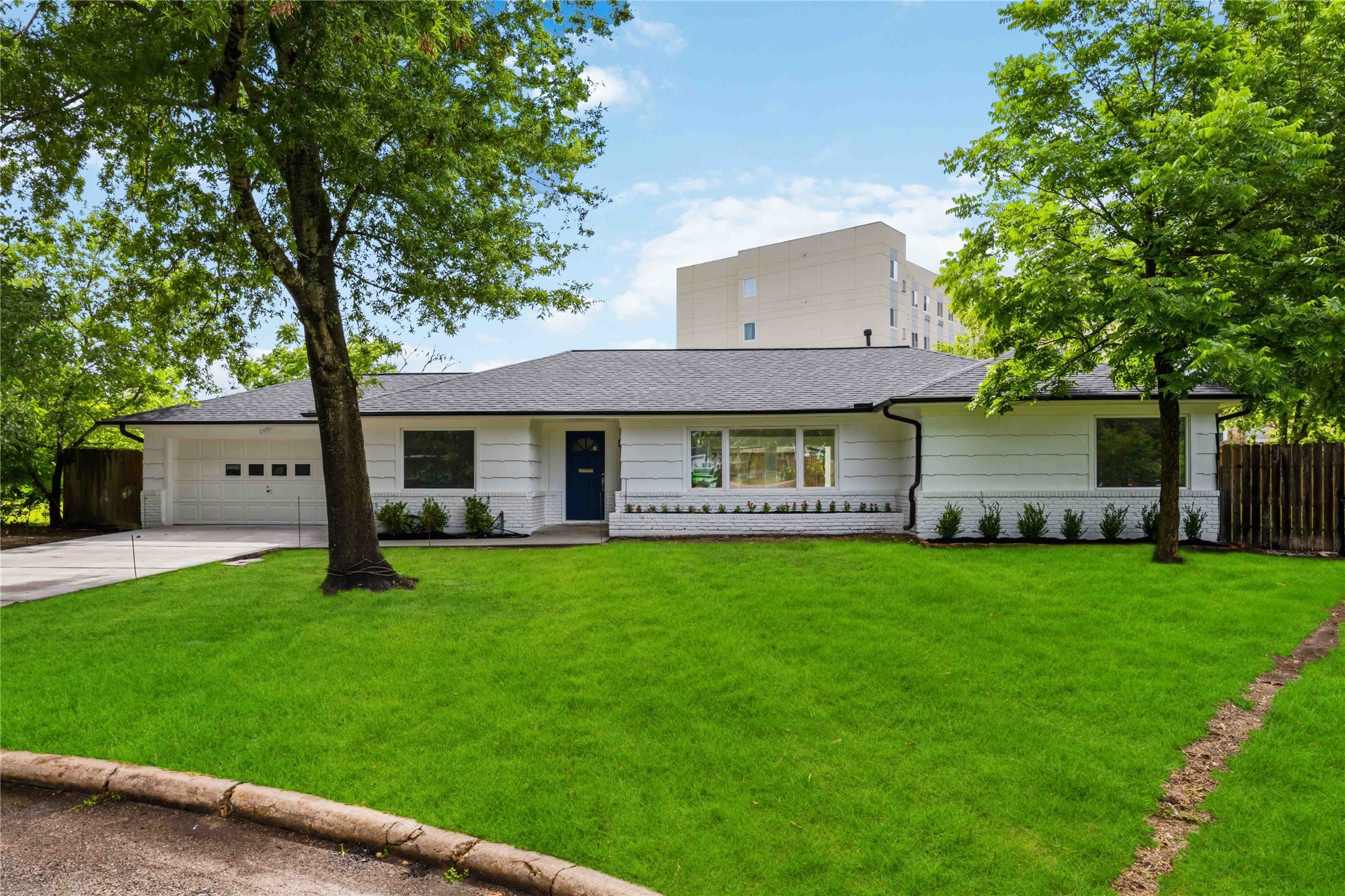 8419 Bluegate Court Property Photo 1