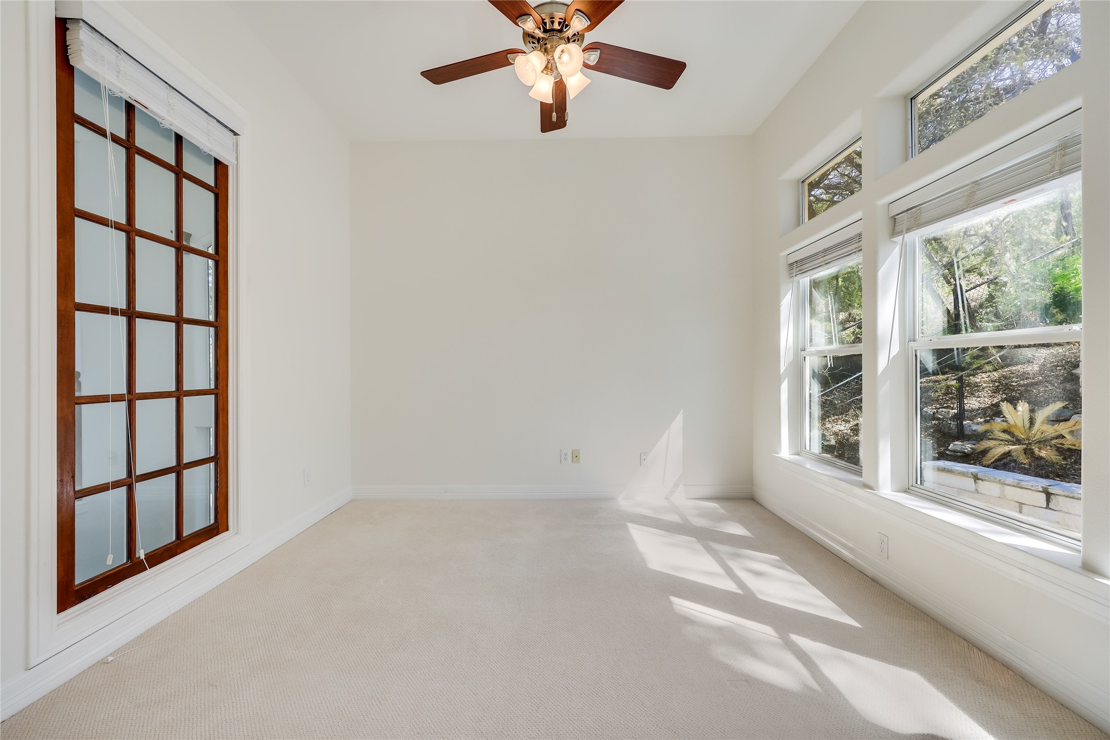 7008 Deepwood Drive Property Photo 5