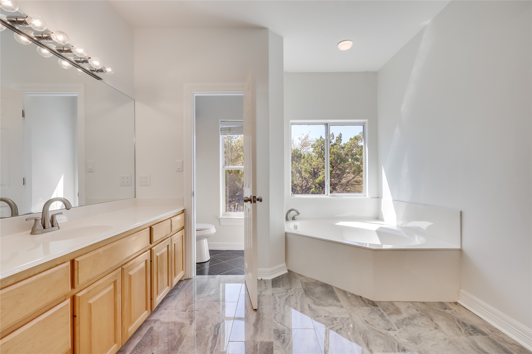 7008 Deepwood Drive Property Photo 17
