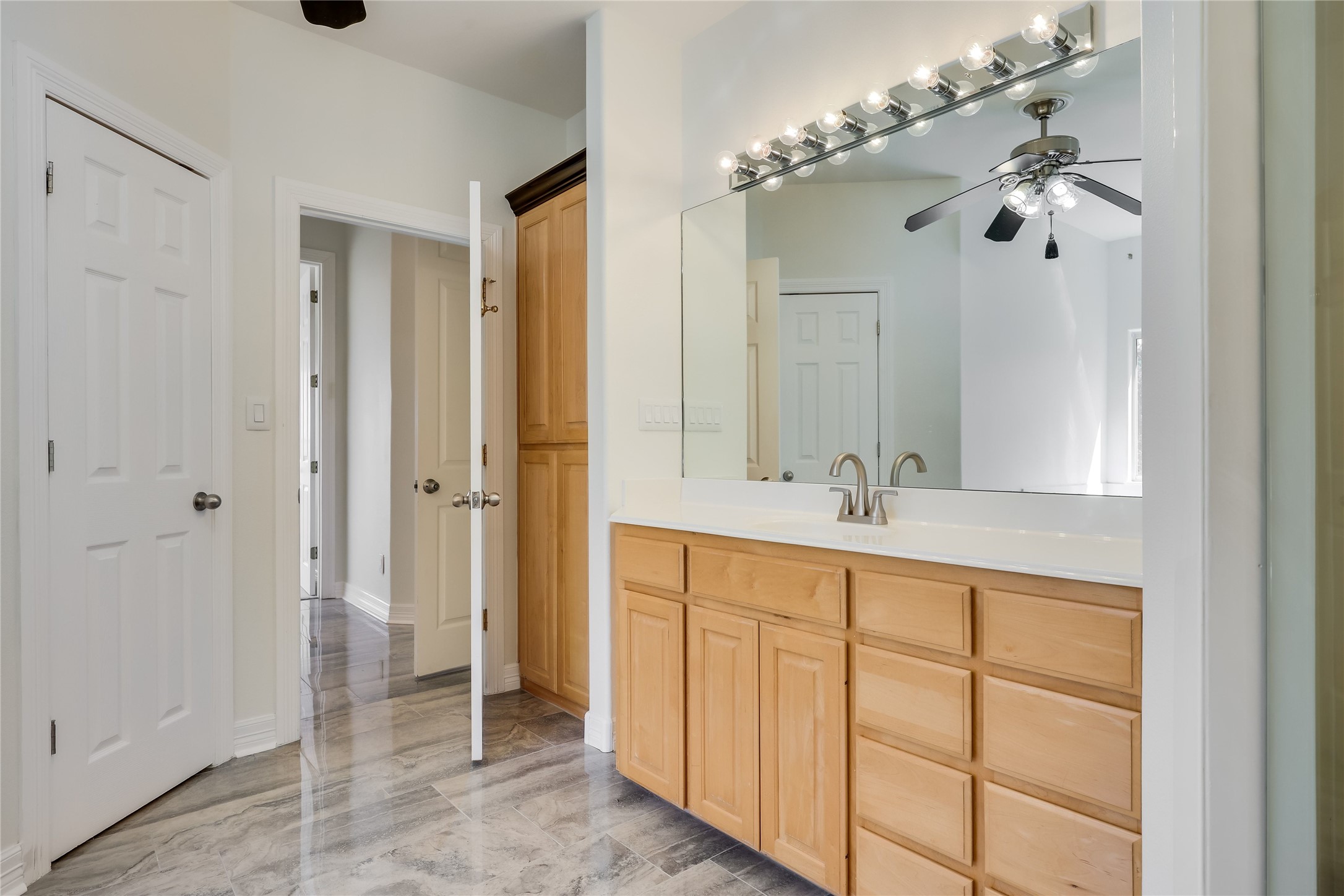 7008 Deepwood Drive Property Photo 18