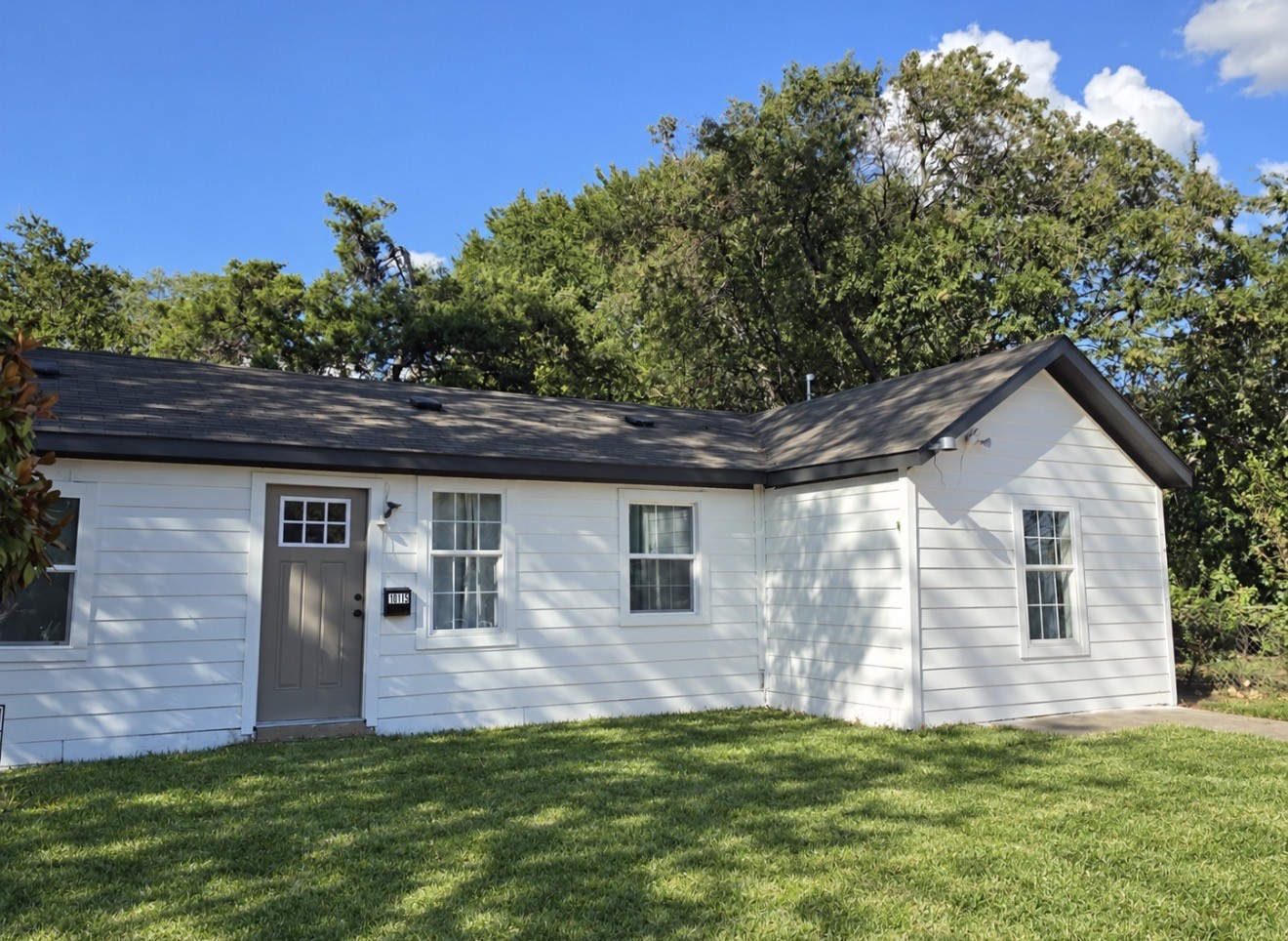 10115 Sand Springs Ave Property Photo 1