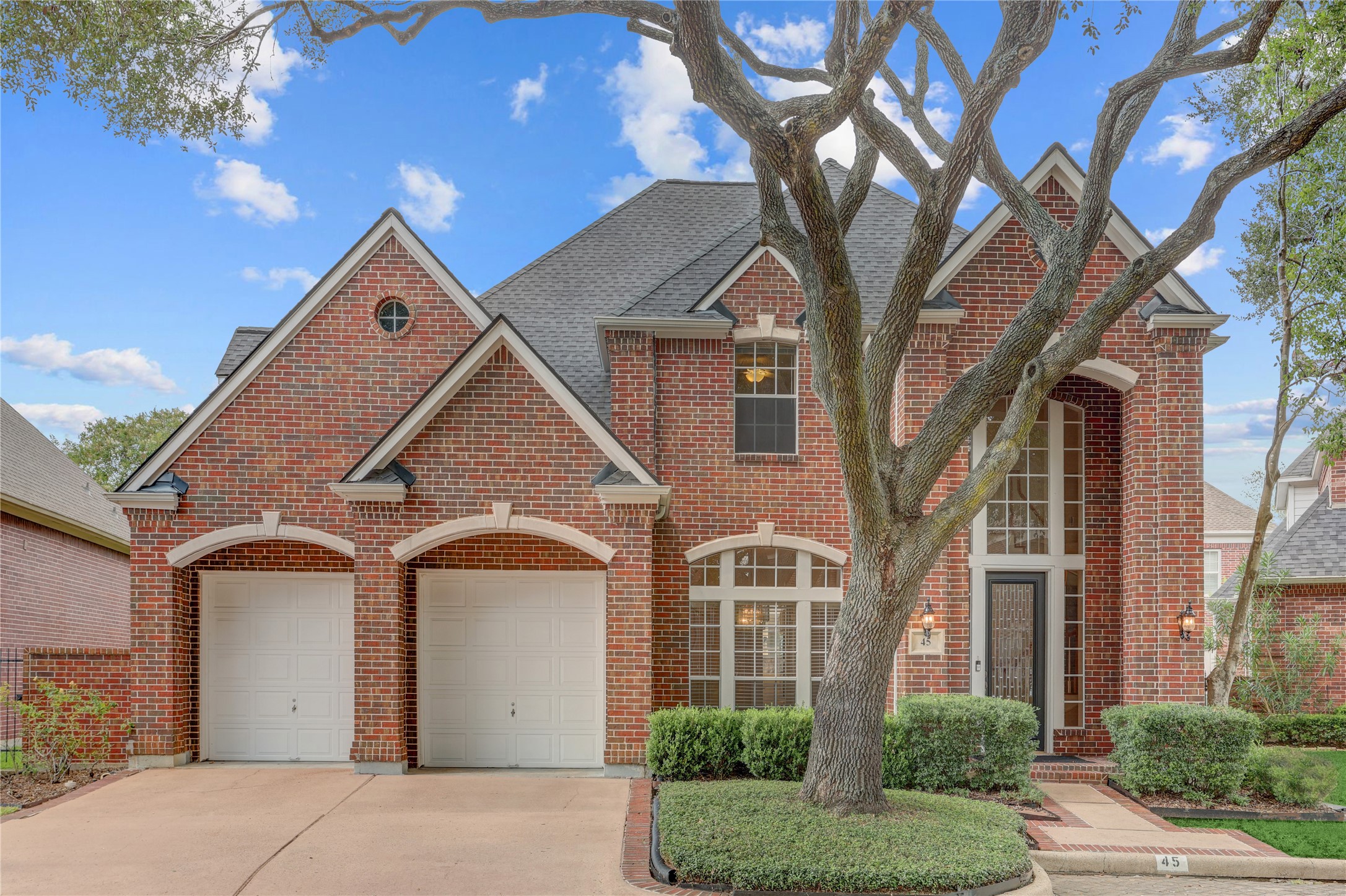 45 Ambleside Crescent Drive Property Photo 1