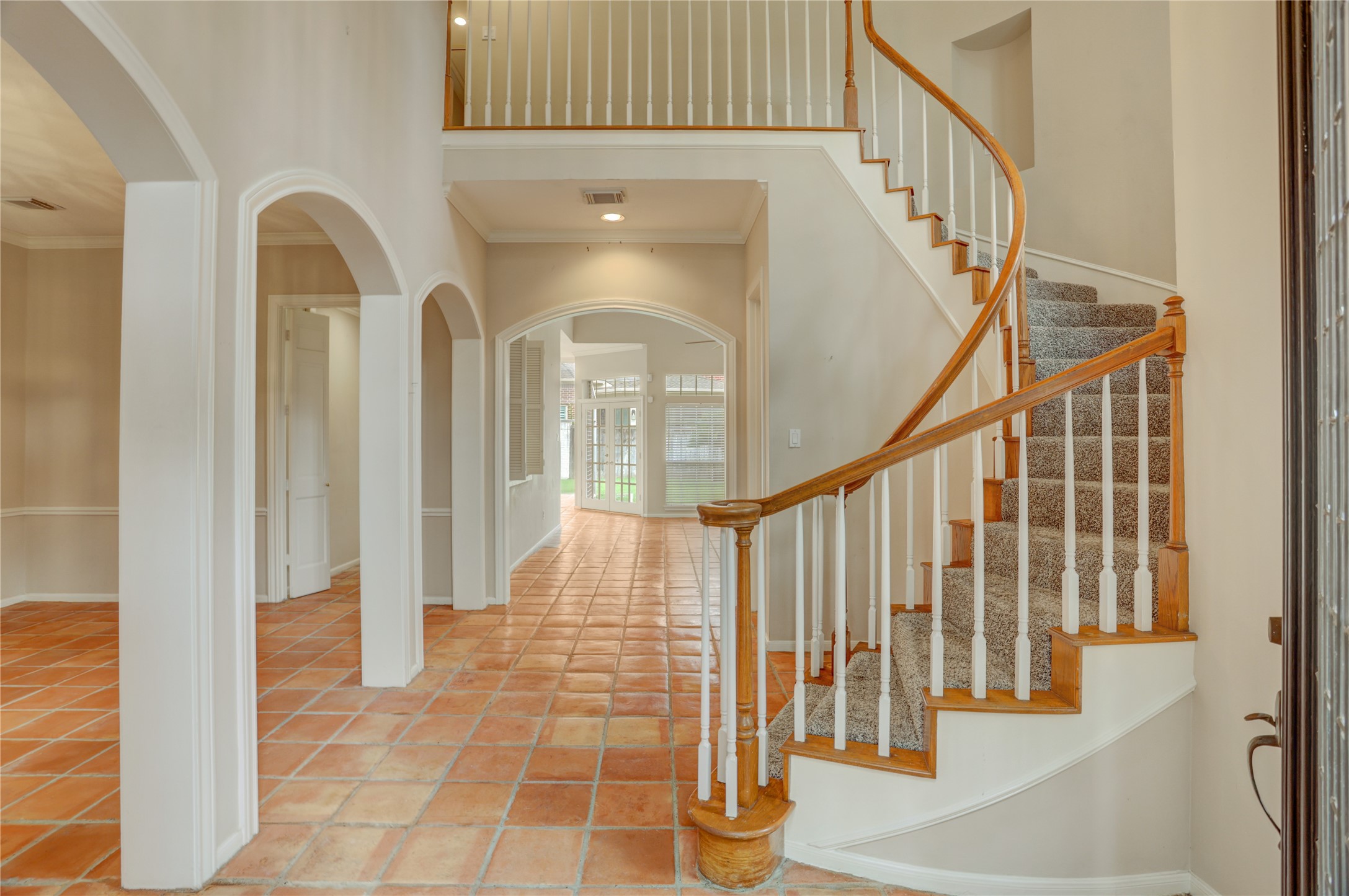 45 Ambleside Crescent Drive Property Photo 3