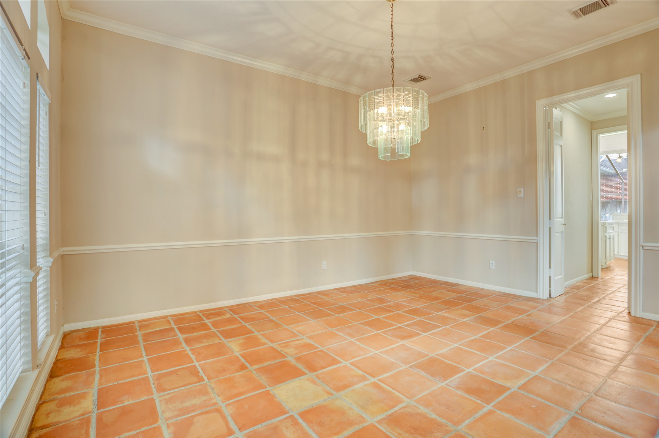 45 Ambleside Crescent Drive Property Photo 4