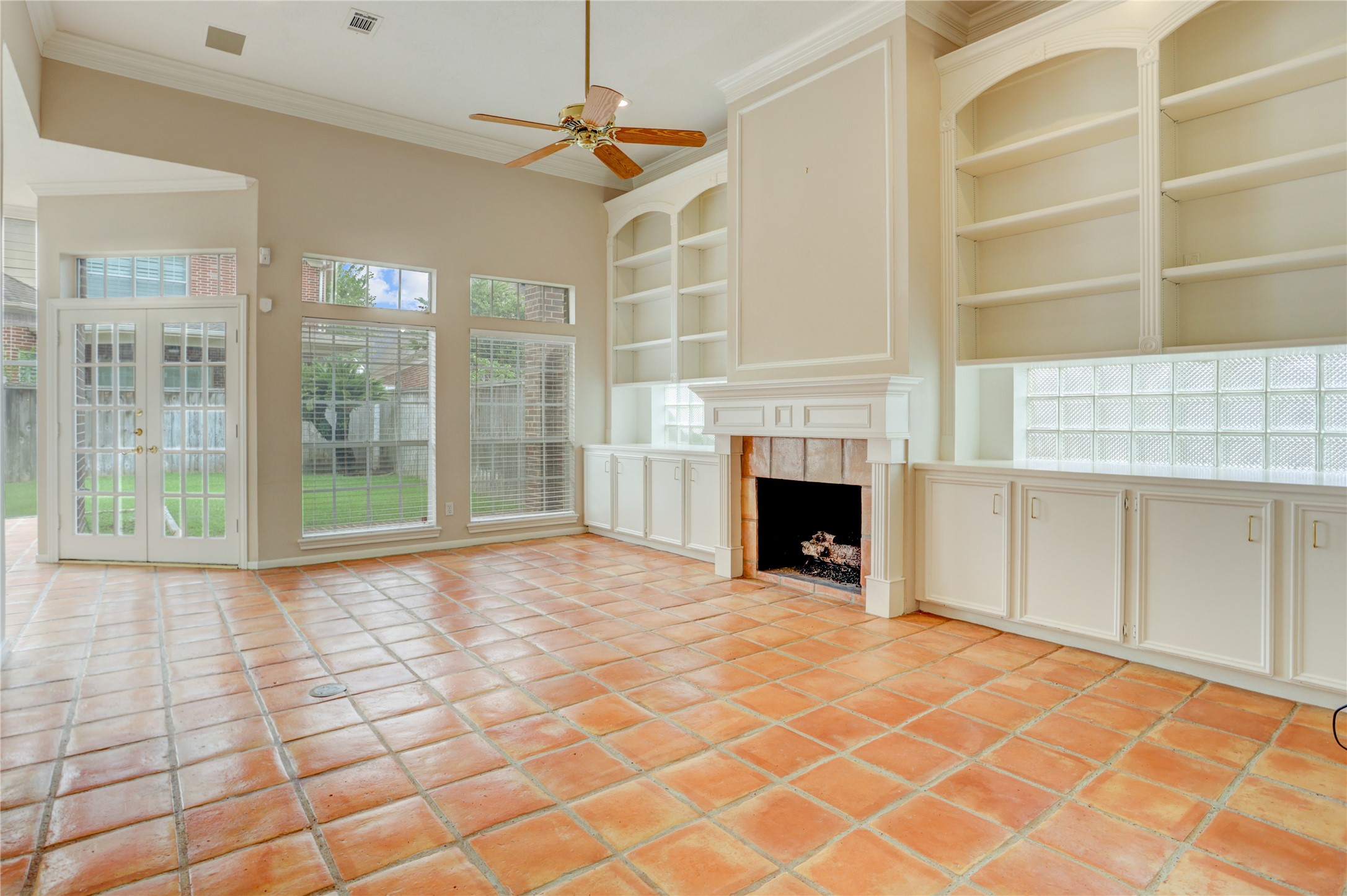 45 Ambleside Crescent Drive Property Photo 5