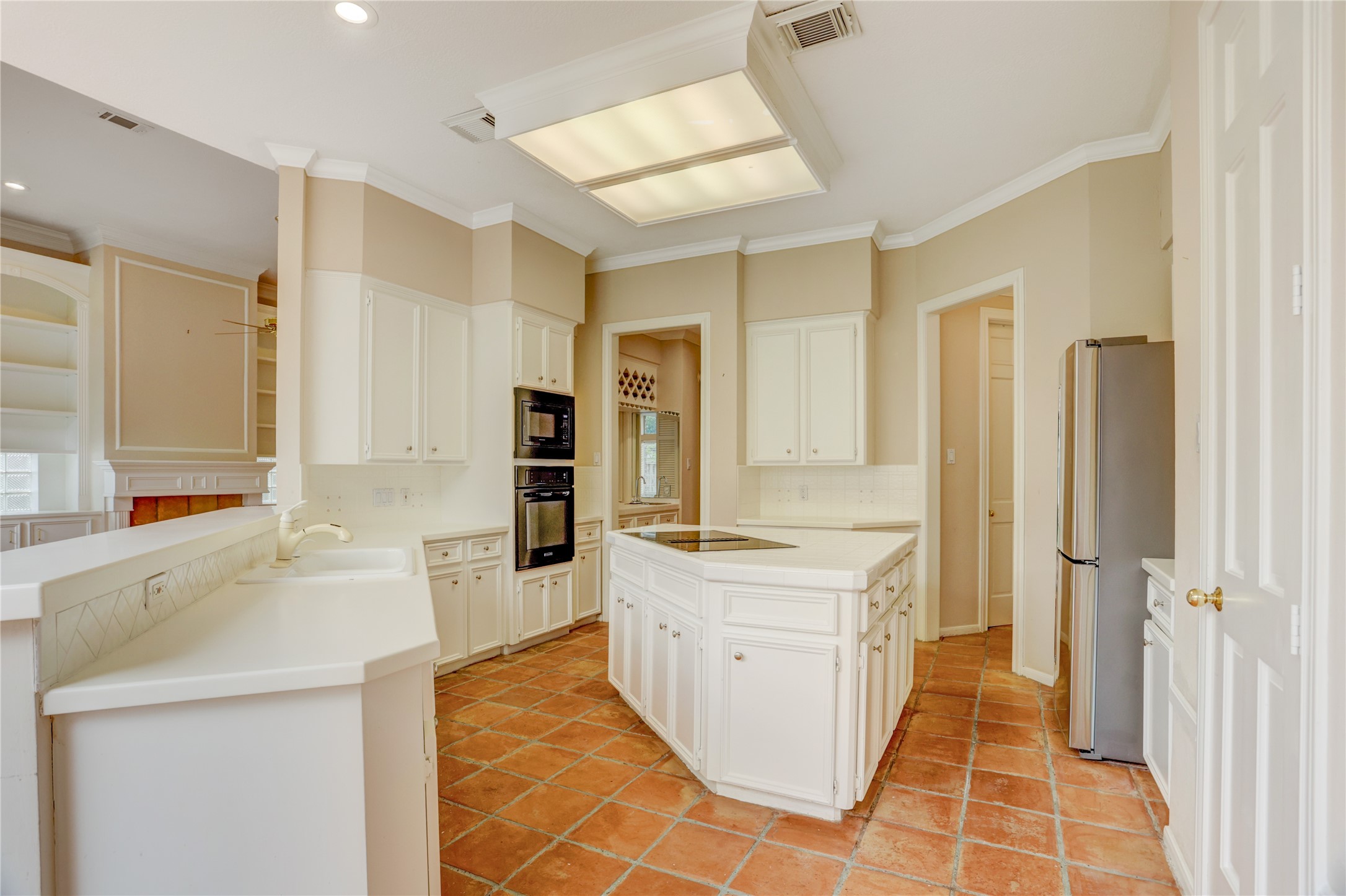 45 Ambleside Crescent Drive Property Photo 9