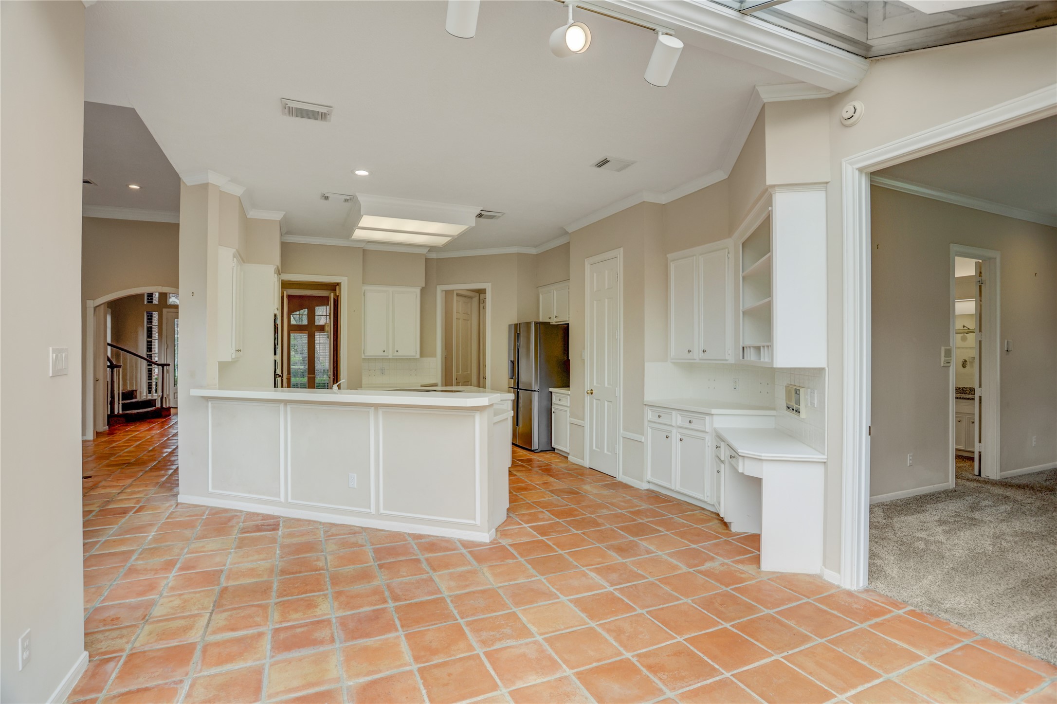 45 Ambleside Crescent Drive Property Photo 10
